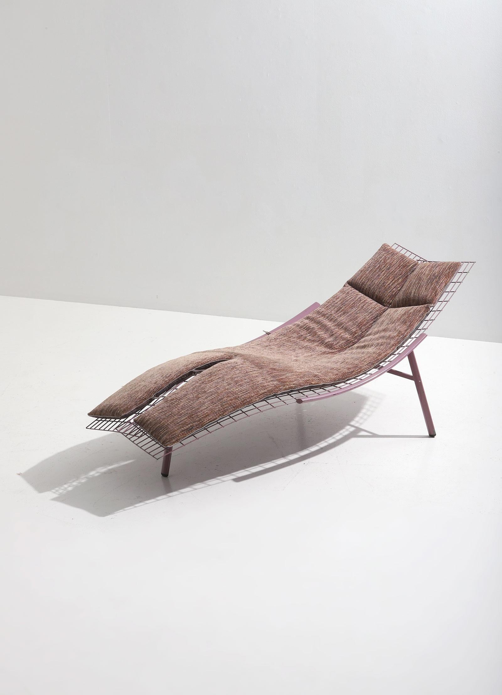 Italian designer Giovanni Offredi began designing in 1963. His designs represented the contrast between dynamic simplicity and the refined and finished form. This Swing lounge chair Offredi designed in the 1980s for the Italian company Saporiti. The
