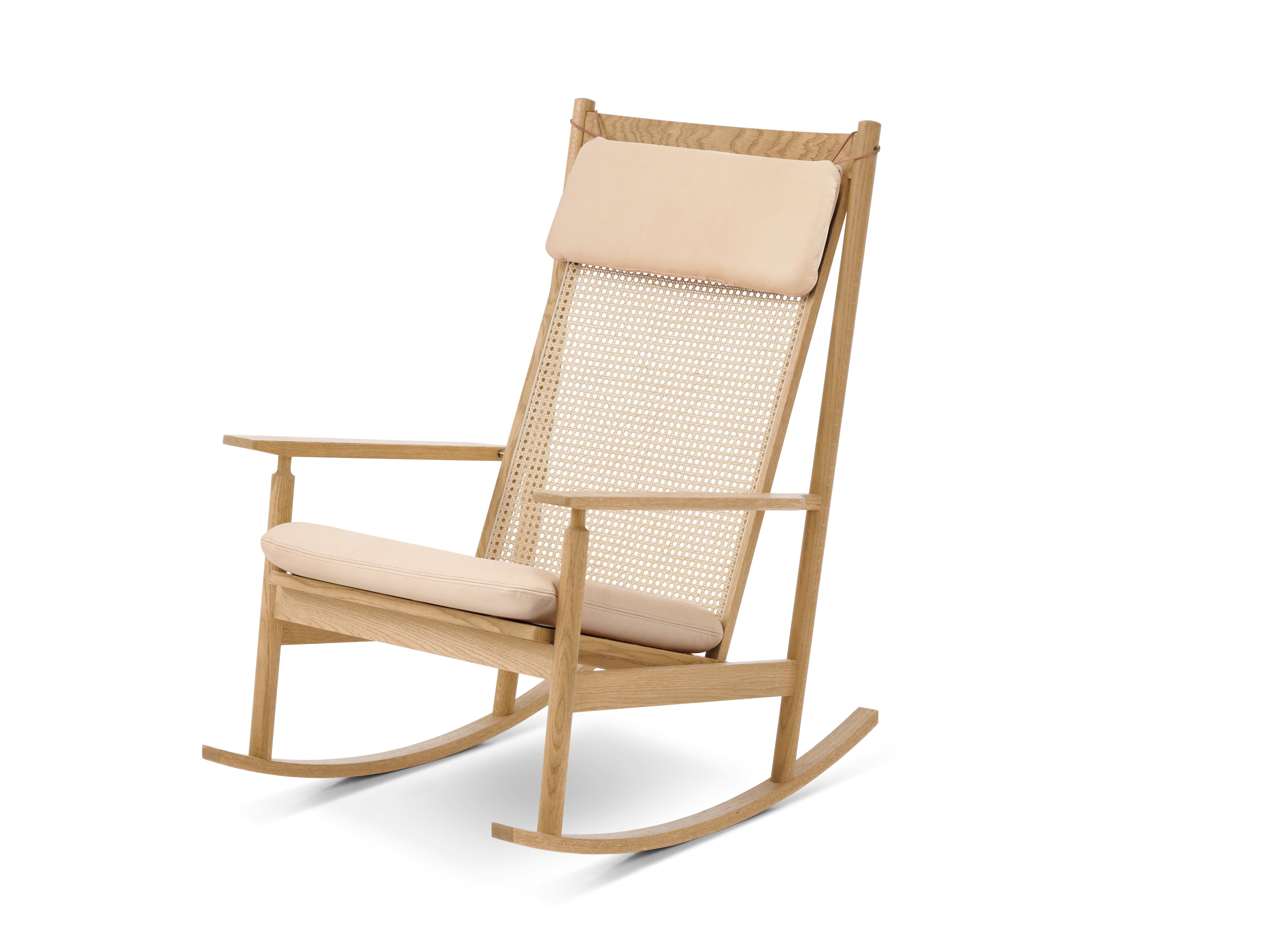 The Classic swing rocking chair was designed in 1956 by the architect Hans Olsen, who conducted extensive experiments in his quest to come up with original furniture designs. The chair, also known as Model 532a, was originally produced by the Danish