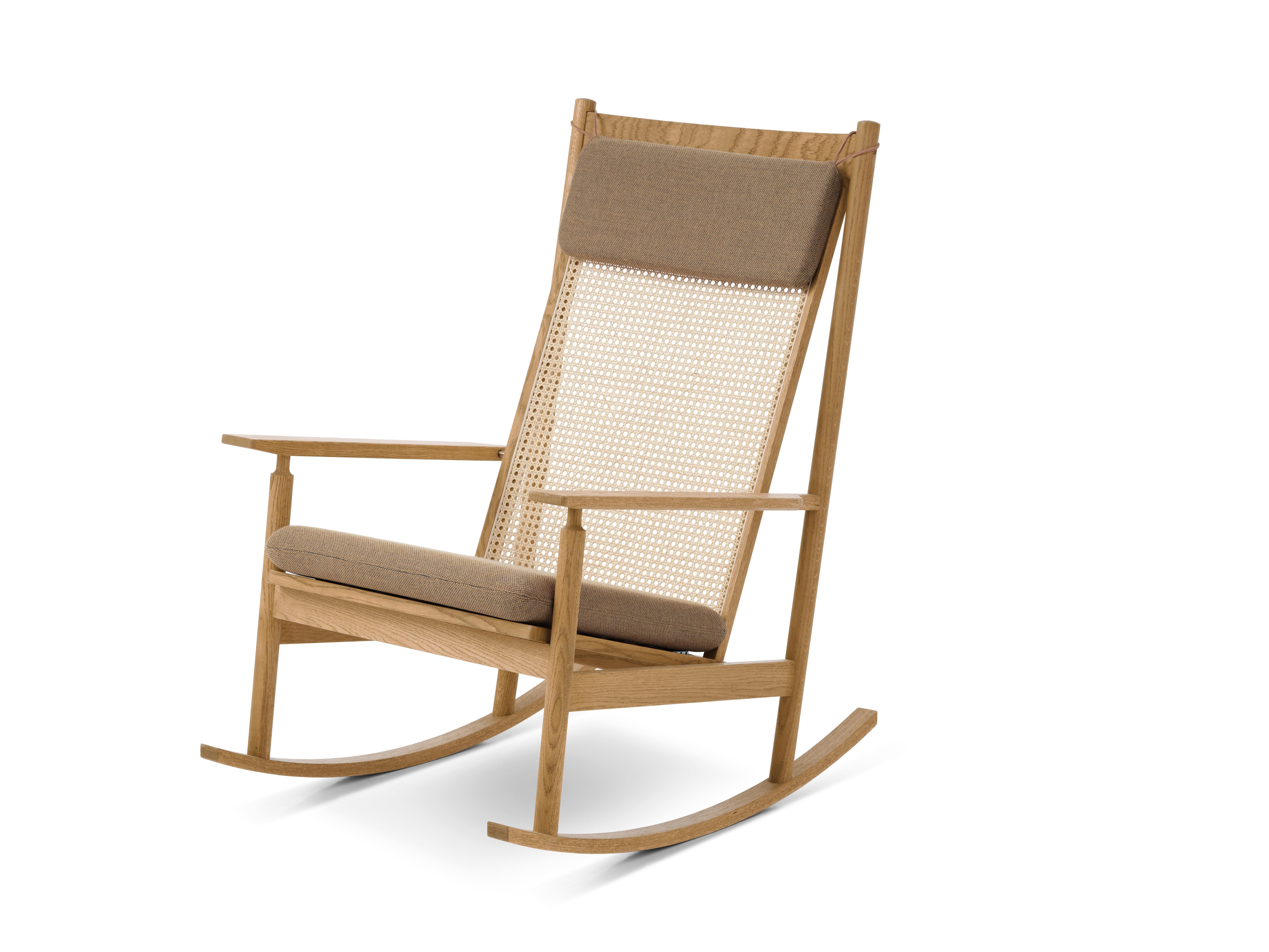 Modern Swing Rocking Chair in Oak, by Hans Olsen from Warm Nordic Light syrup Upholster For Sale