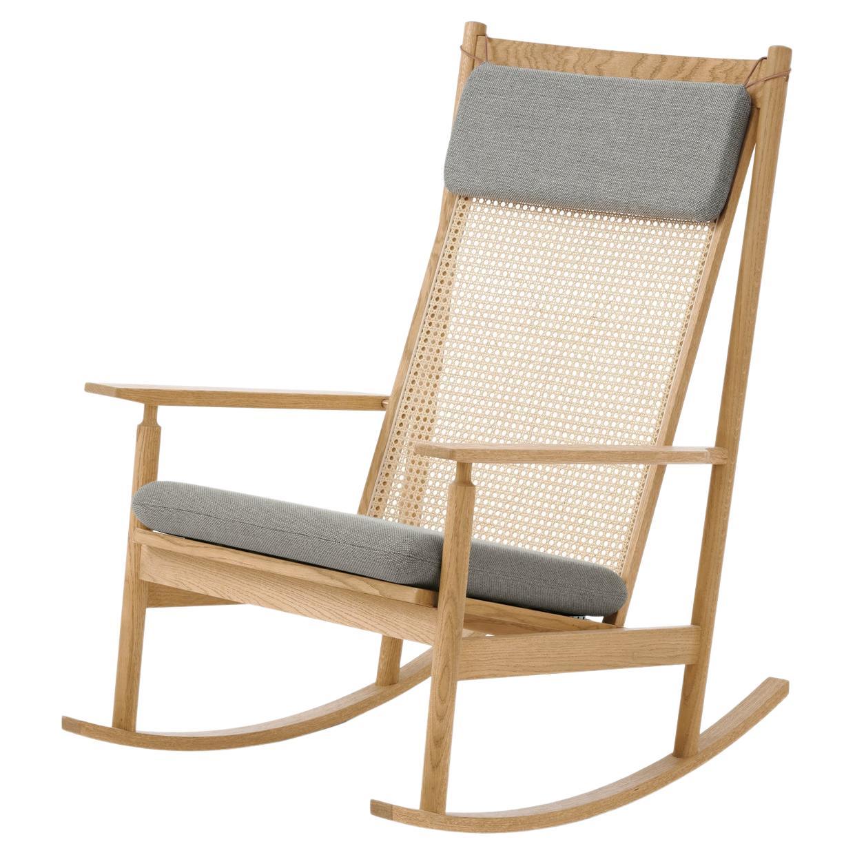 Chaise à bascule pivotante en laine et granit de chêne par Warm Nordic en vente