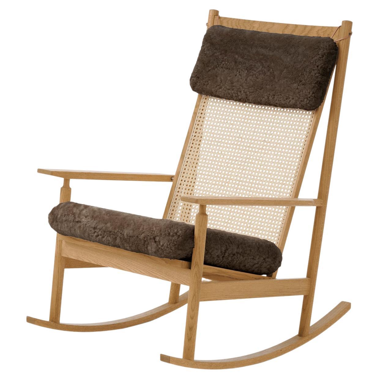 Swing Rocking Chair aus Schafsleder und Eiche Drake von Warm Nordic im Angebot