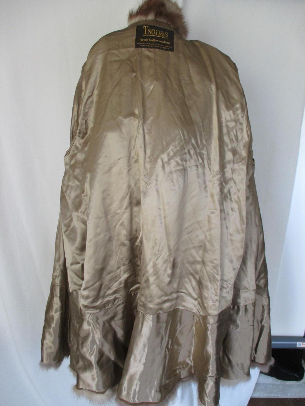 Cappotto Swing in pelliccia di zibellino con morbido camoscio marrone in vendita 3