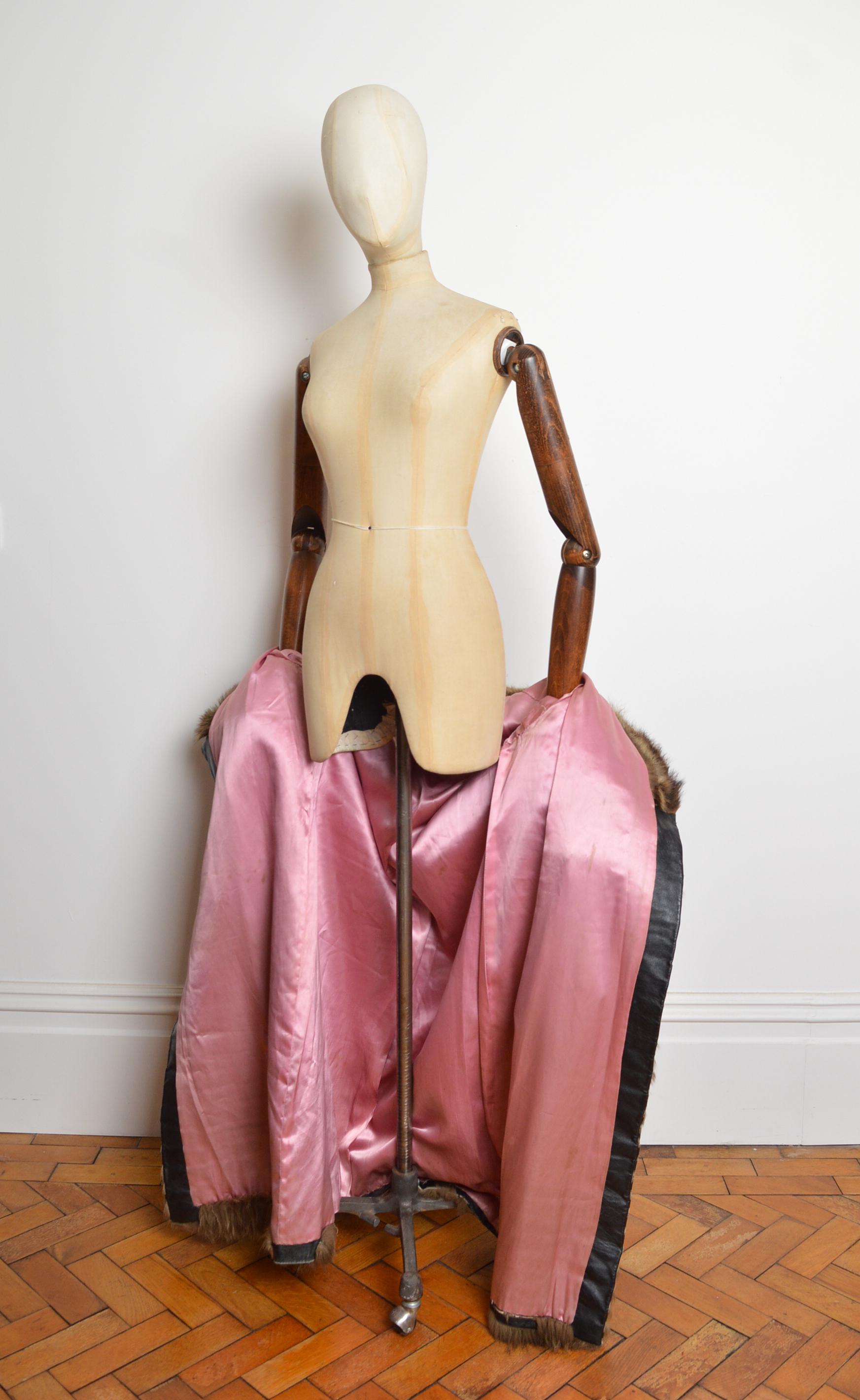 Swinging 1960's PIERRE CARDIN Bohemian Shaggy Racoon Long Real Fur Coates en vente 5