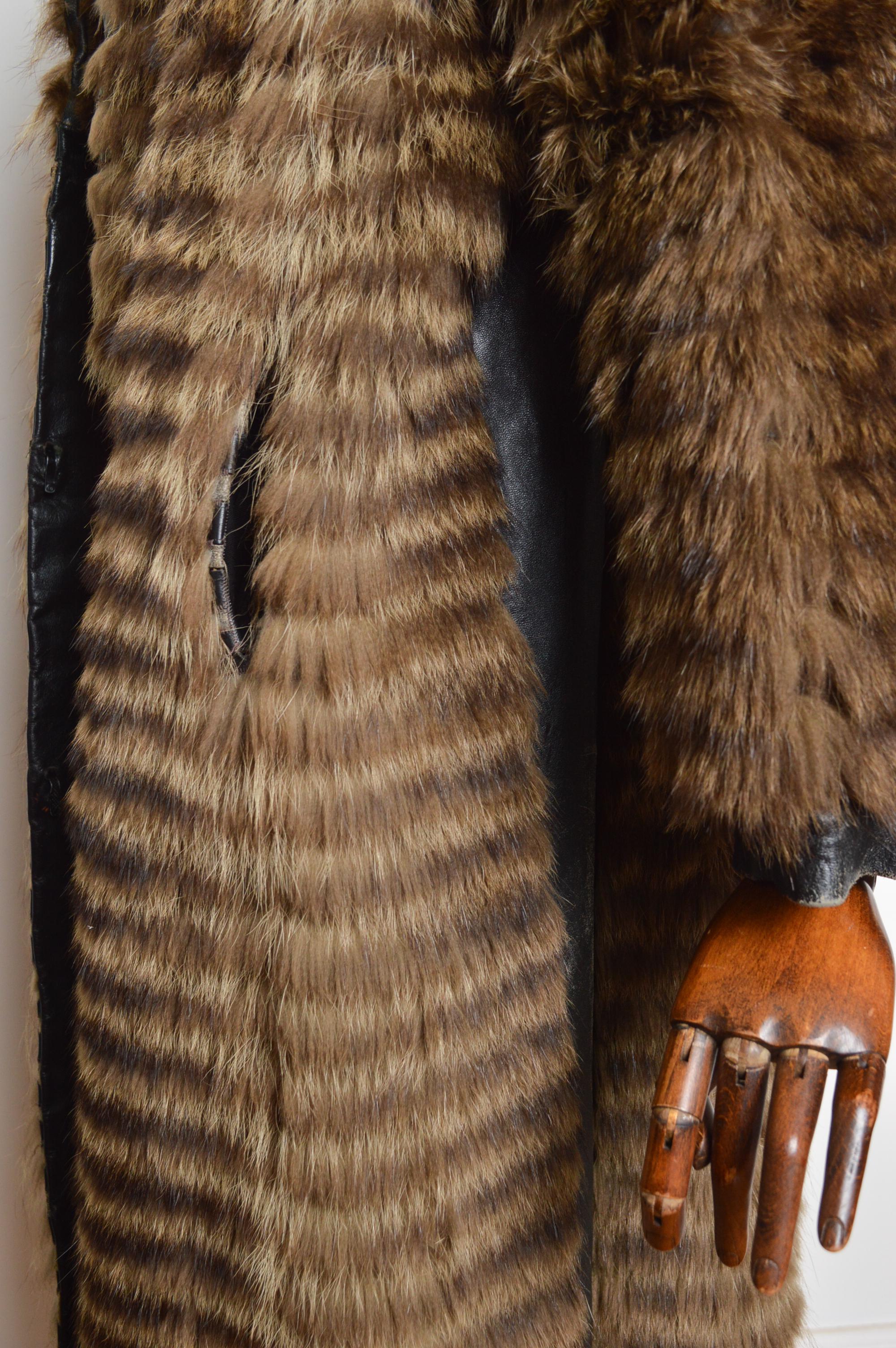 Swinging 1960's PIERRE CARDIN Bohemian Shaggy Racoon Long Real Fur Coates en vente 9