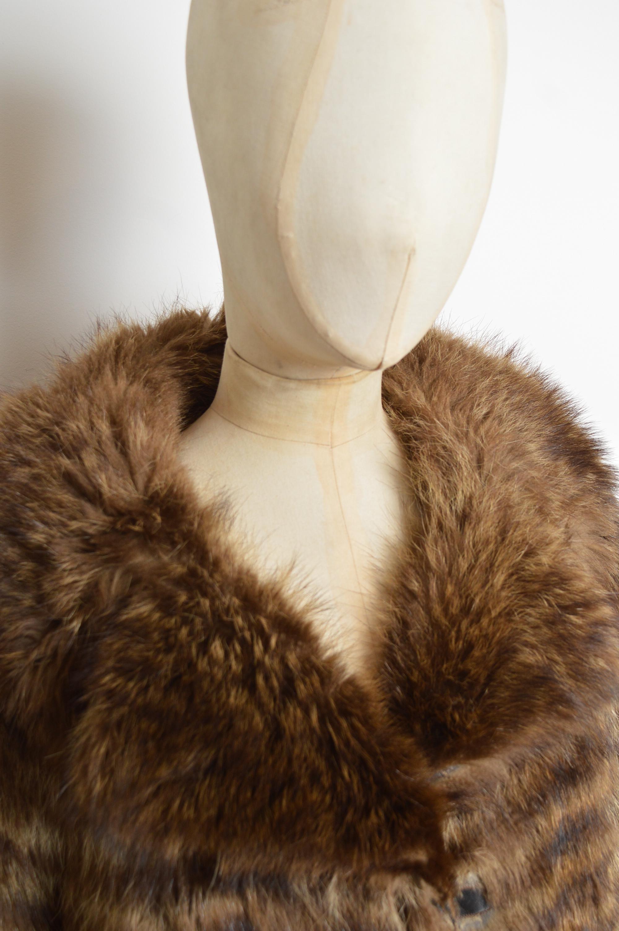 Swinging 1960's PIERRE CARDIN Bohemian Shaggy Racoon Long Real Fur Coates Pour femmes en vente