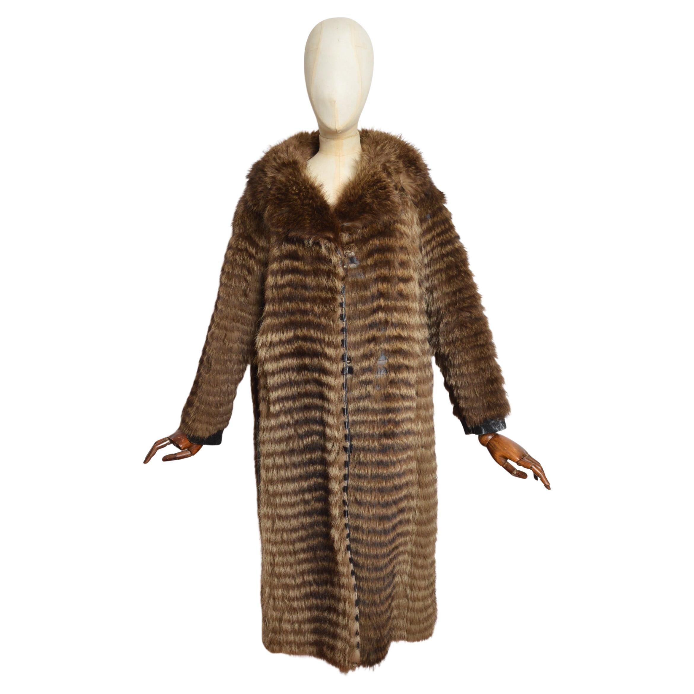 Cappotto in vera pelliccia lunga e shaggy di Racoon di PIERRE CARDIN degli anni
60