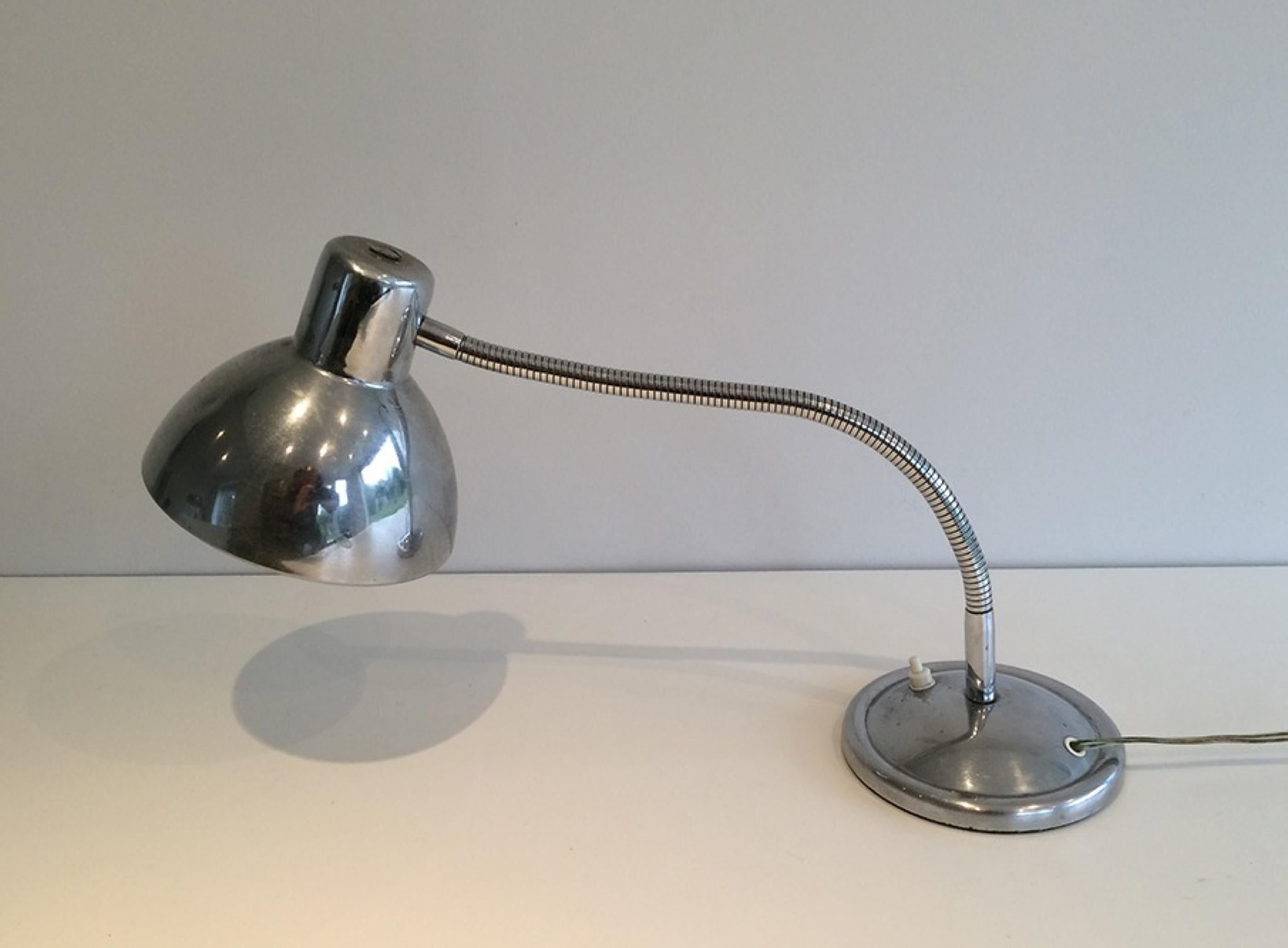 Lampe chromée tourbillonnante, vers 1960 Bon état - En vente à Marcq-en-Barœul, Hauts-de-France