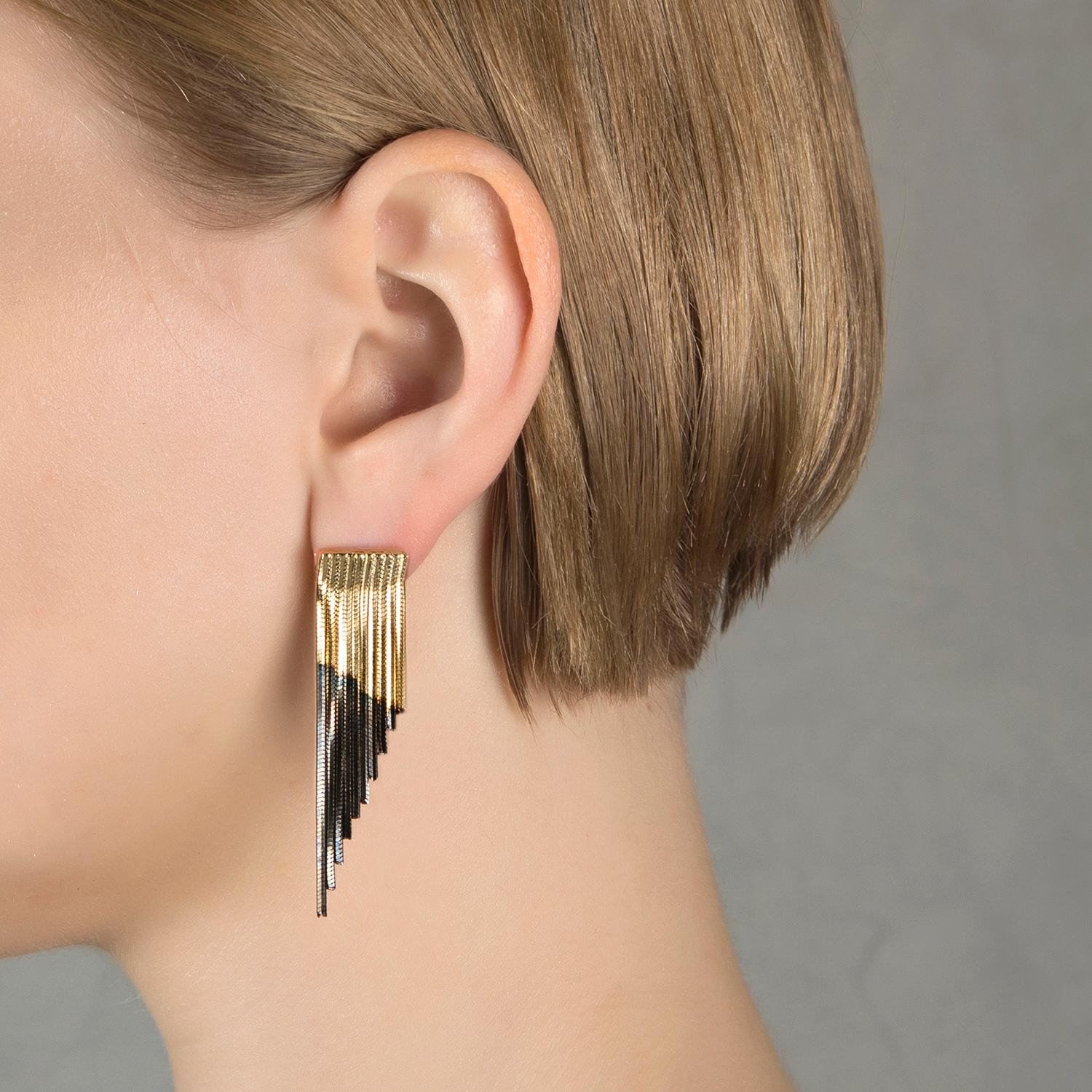 Contemporary Swinging Earrings in Two Tones Gold from IOSSELLIANI For Sale