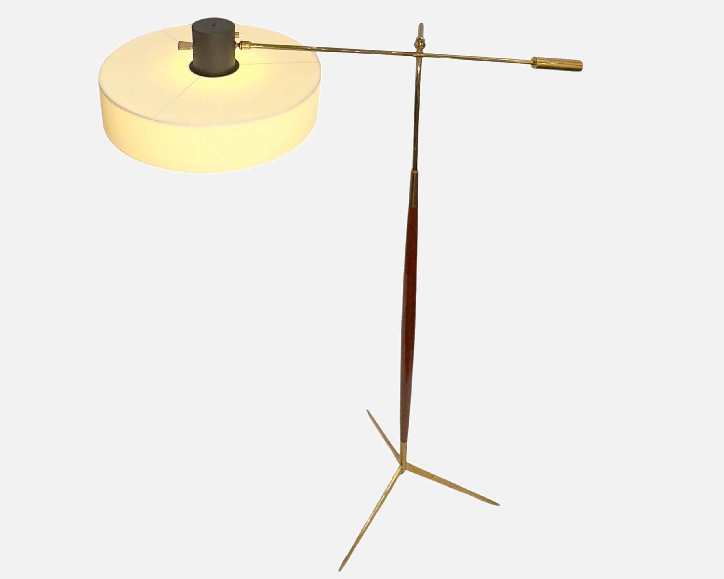 Francese Lampada da terra oscillante con pendolo, Edition Maison Lunel, Francia, circa 1950 in vendita
