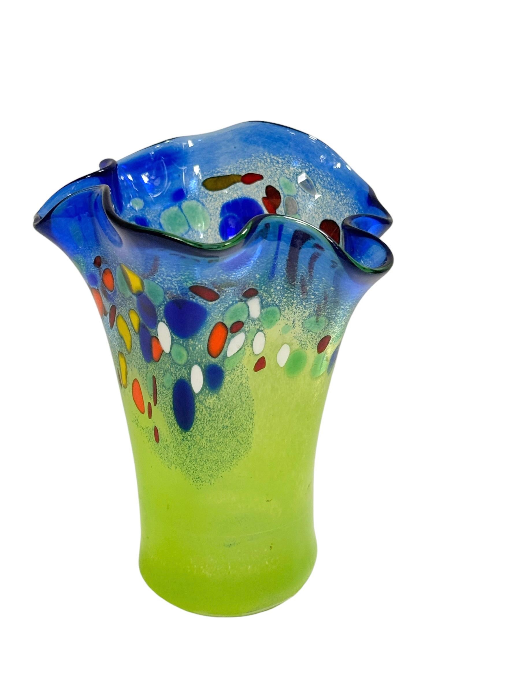 Murano-Handtaschentaschenvase aus Wirbel-Kunstglas in Grün und Blau, mehrfarbig, modern, 1980er Jahre (Moderne)