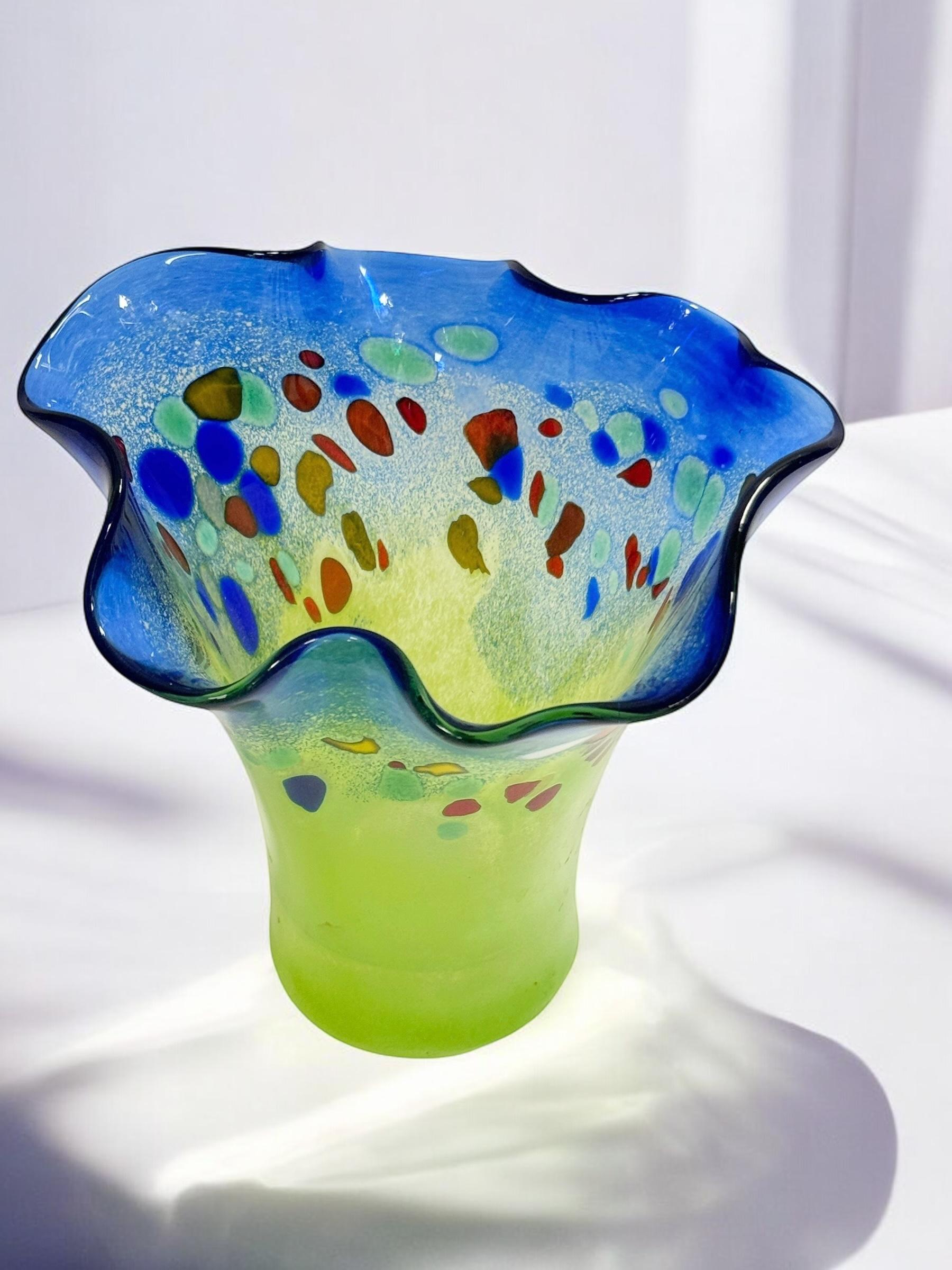 Murano-Handtaschentaschenvase aus Wirbel-Kunstglas in Grün und Blau, mehrfarbig, modern, 1980er Jahre 1