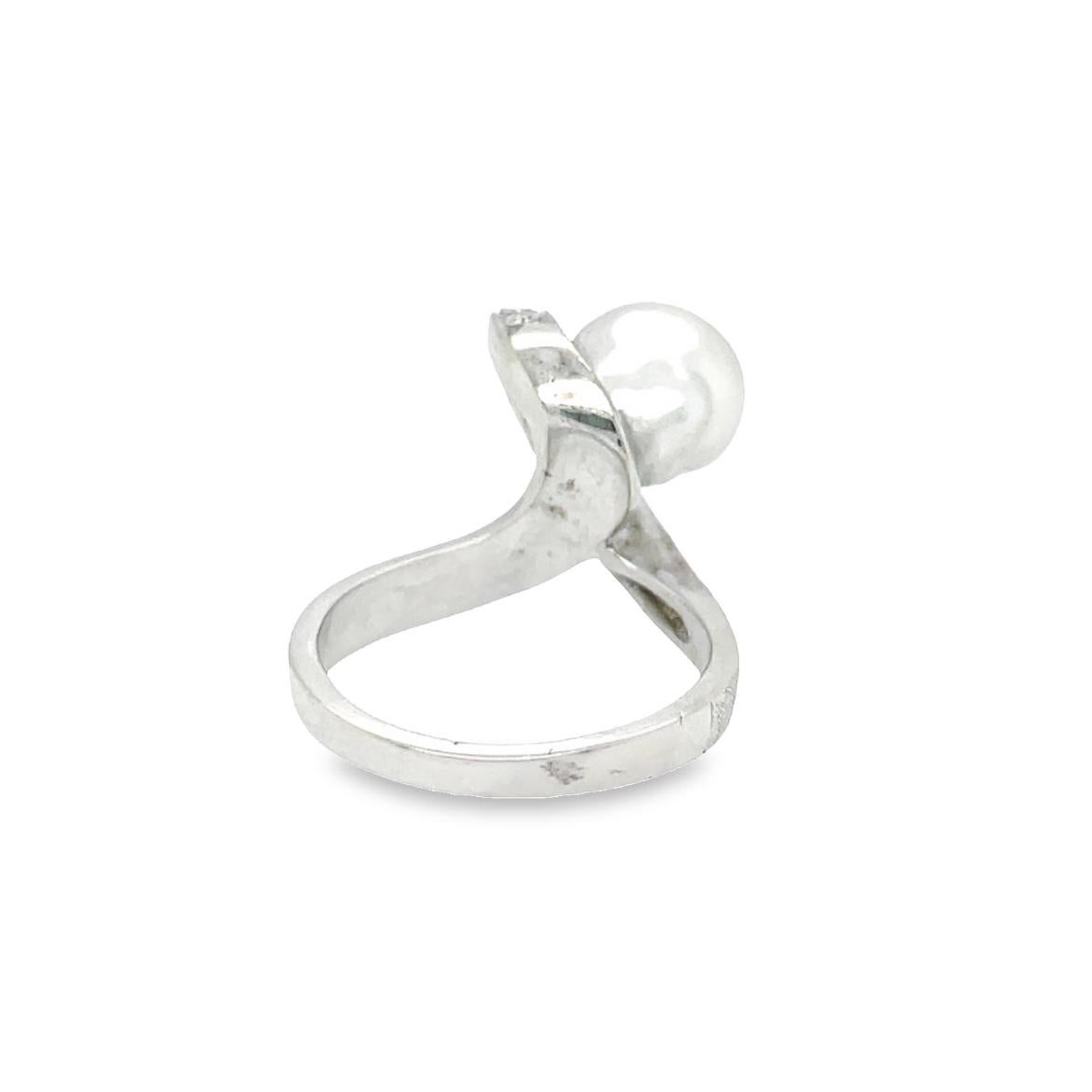 Round Cut Swirl Diamond and Baroque Akoya Pearl Ring in 14k White Gold For Sale