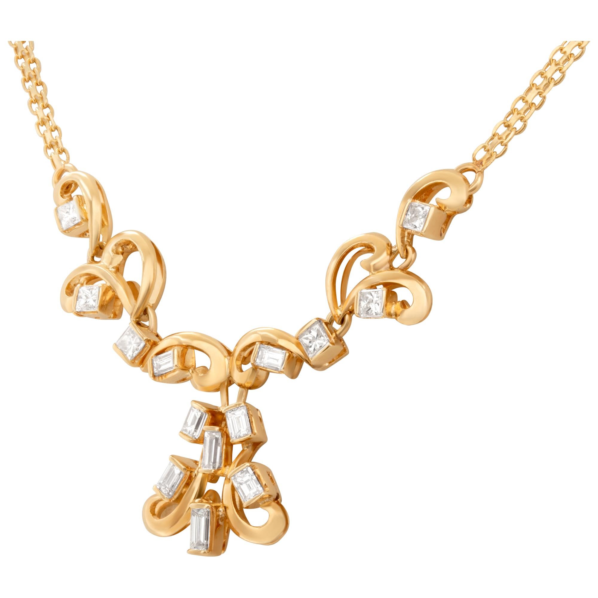 Collier de diamants tourbillonnants en or jaune 18 carats avec plus de 2 carats Excellent état - En vente à Surfside, FL