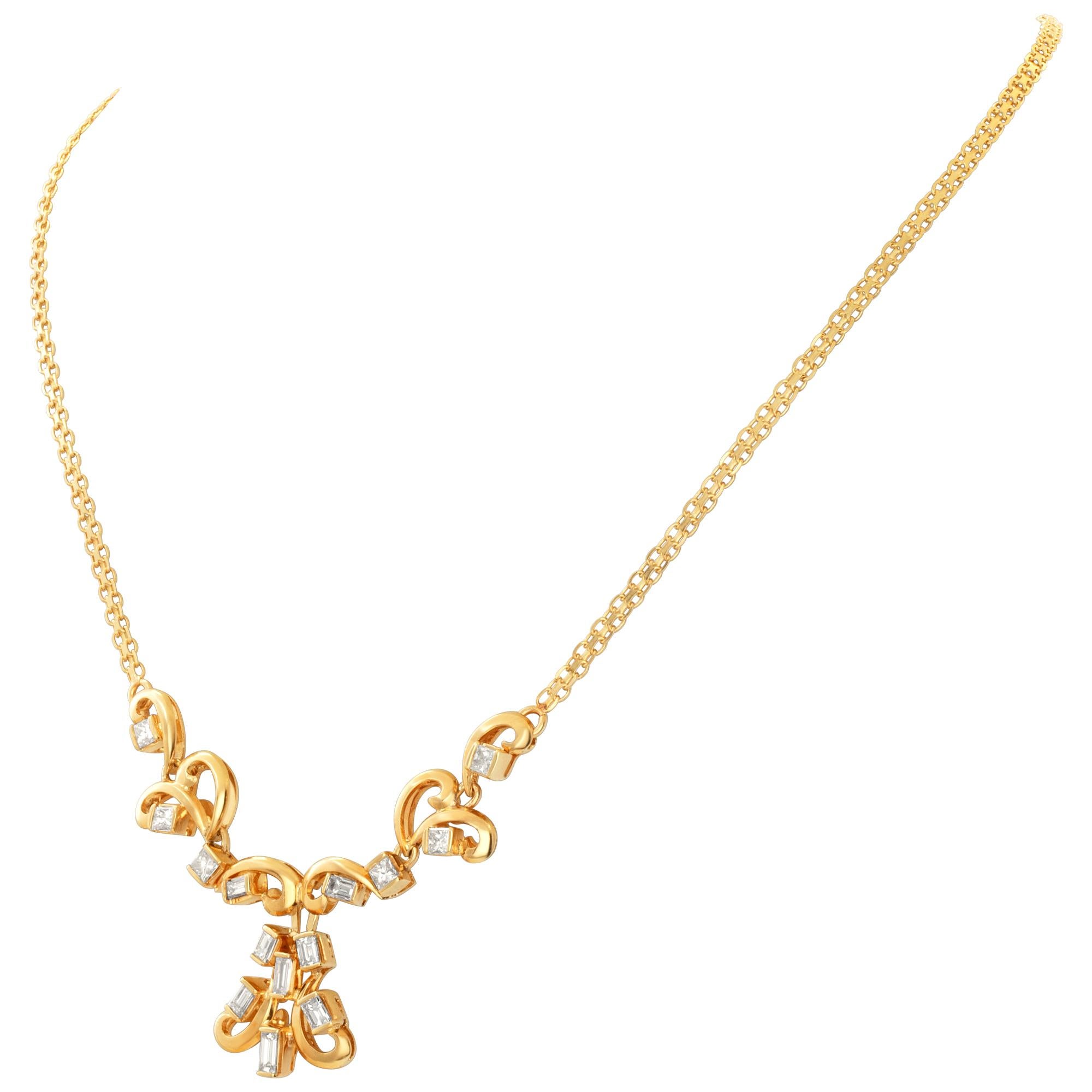 Collier de diamants tourbillonnants en or jaune 18 carats avec plus de 2 carats Pour femmes en vente