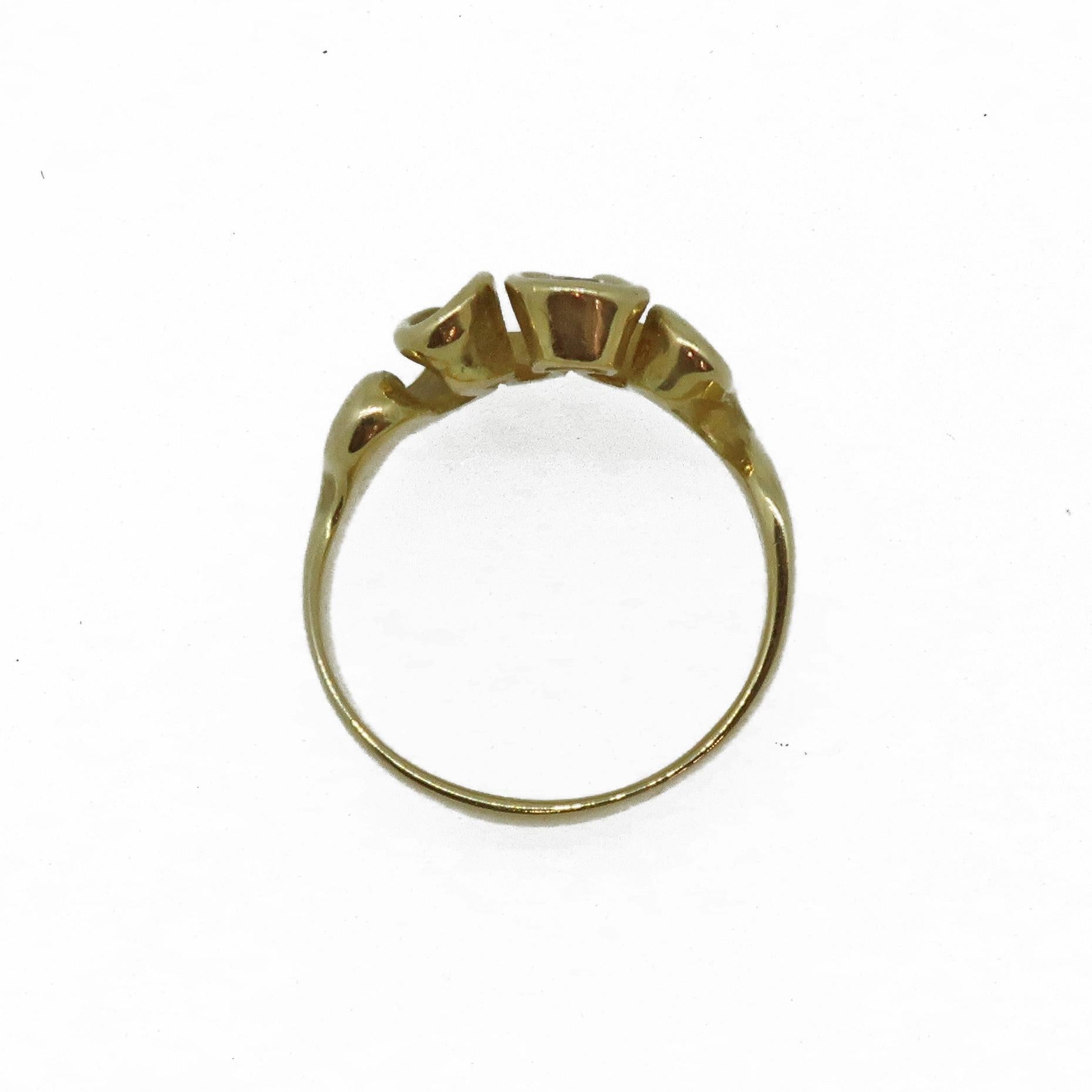 Brilliant Cut Swirl Diamond Solitaire Ring 18 Karat Yellow Gold