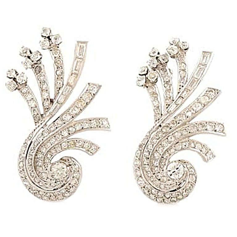 Swirl Double Clip Platinum Diamonds In Excellent Condition In Monte Carlo, MC
