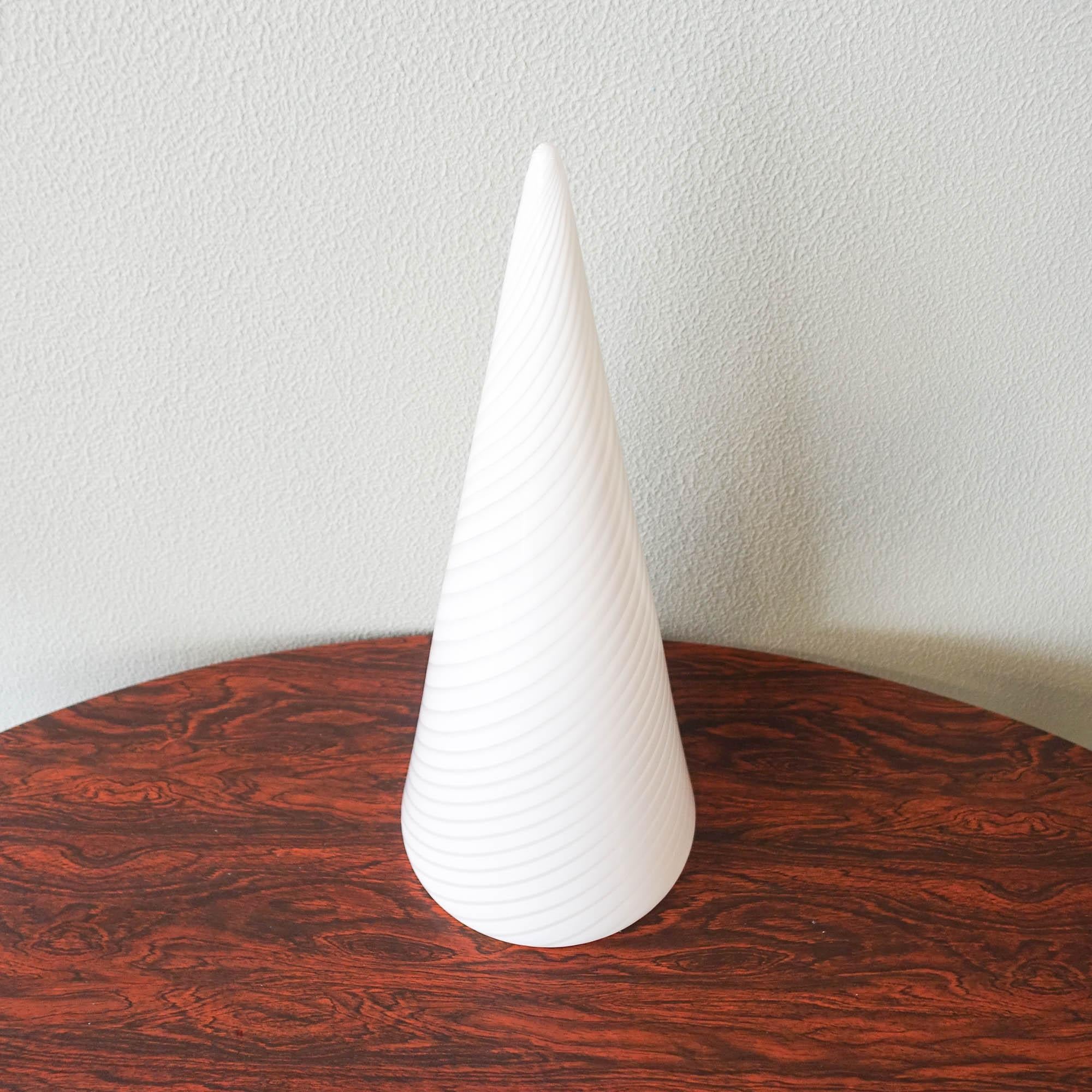 Swirl Glass Pyramid Table Lamp by Vetri Murano, 1970s In Good Condition In Lisboa, PT