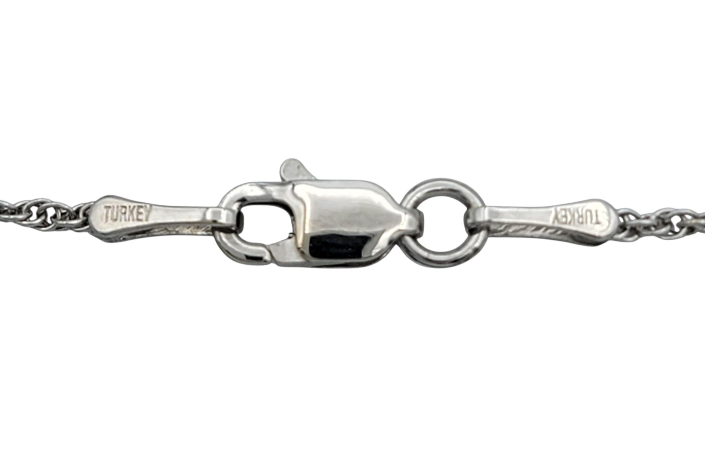 Wirbelmotiv-Pavé-Diamant-Tropfen-Anhänger-Halskette aus 14 Karat Weißgold im Zustand „Gut“ im Angebot in Scottsdale, AZ