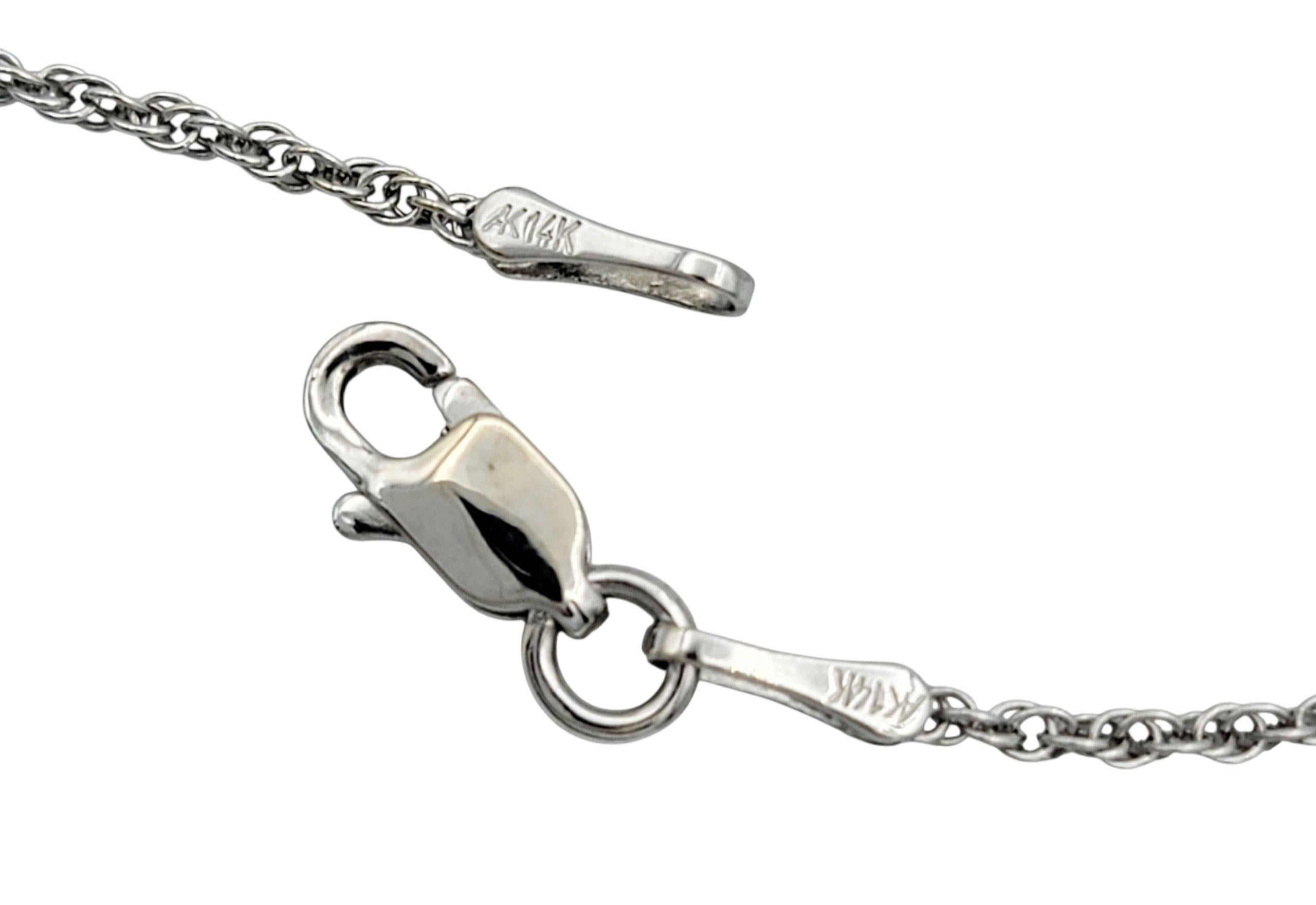 Wirbelmotiv-Pavé-Diamant-Tropfen-Anhänger-Halskette aus 14 Karat Weißgold Damen im Angebot