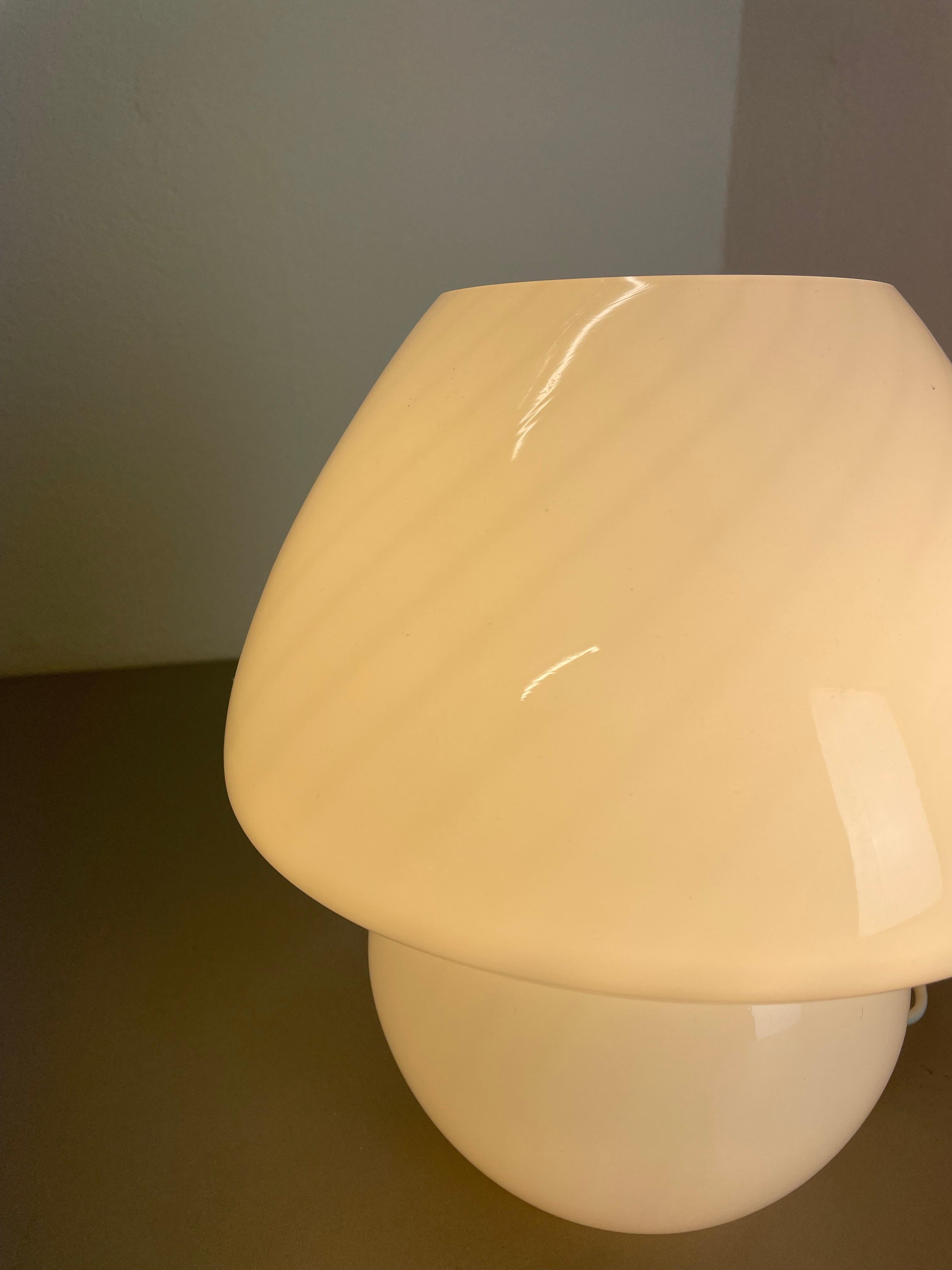 Lampe de bureau SWIRL en verre de Murano fabriquée par Vetri Murano, Italie, 1970 en vente 8