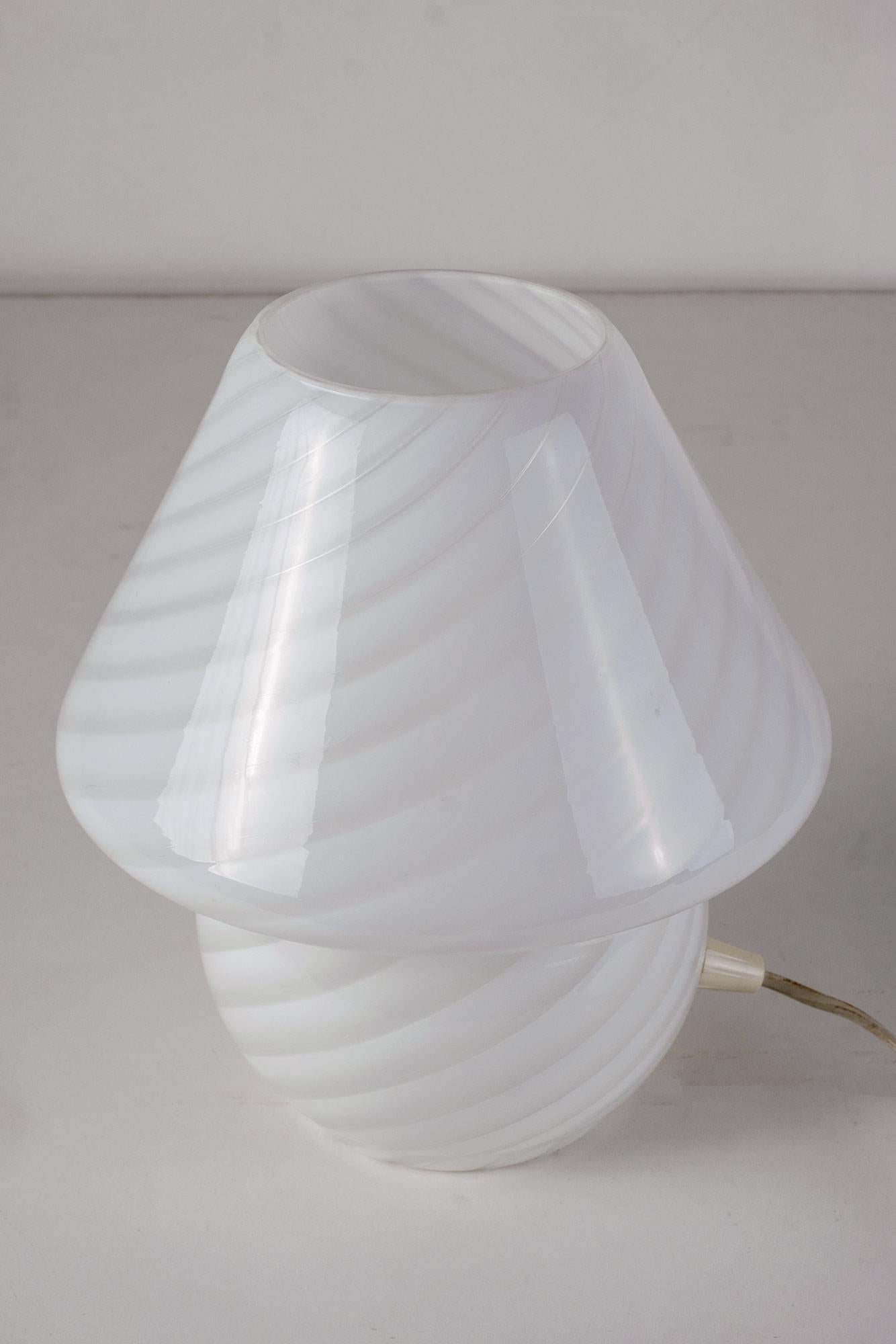 Italian Swirl Mushroom Table Lamp in Murano Glass by Venini For Sale