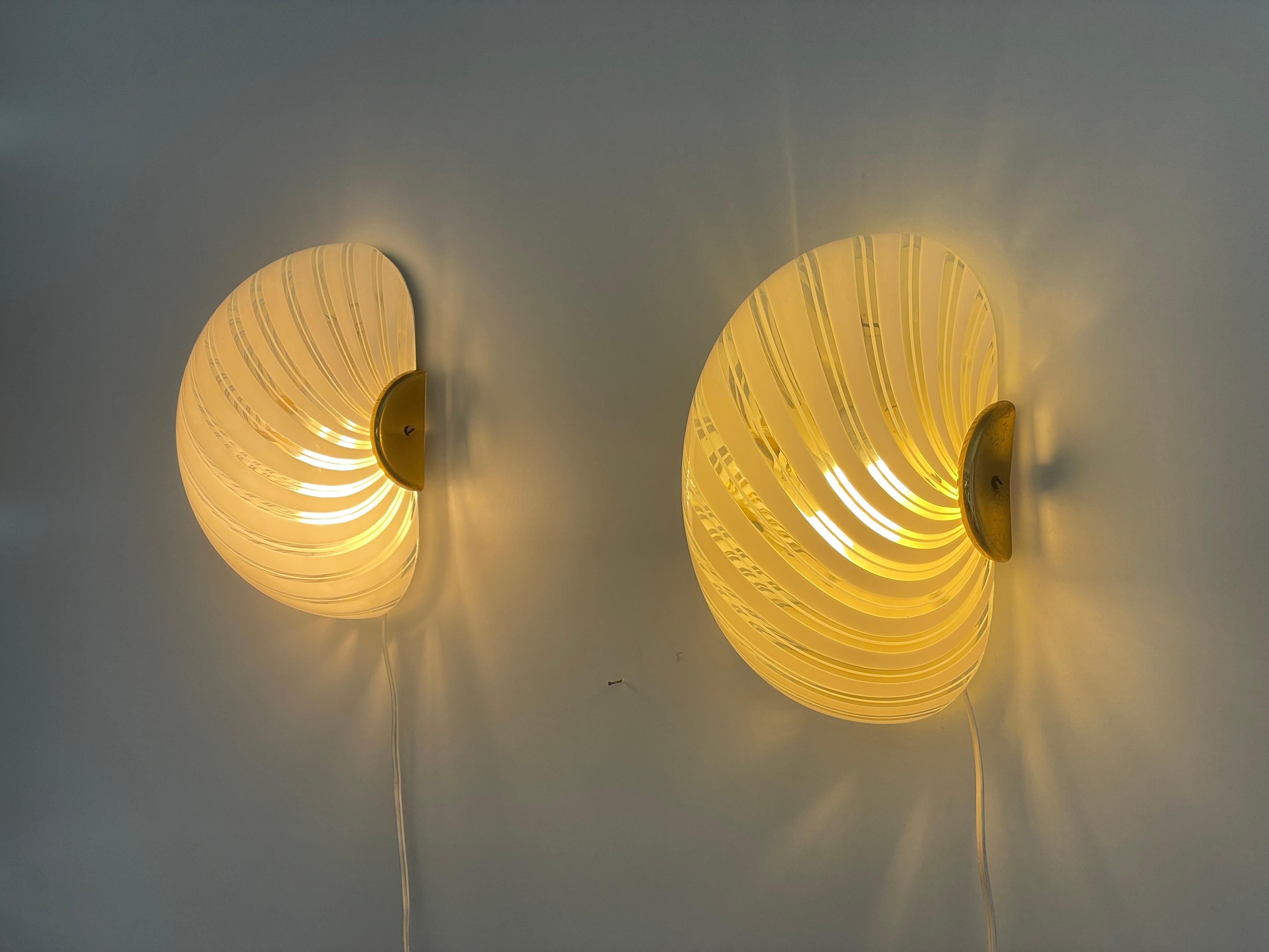 Coppia di appliques in vetro di Murano con motivo a vortice di F. Fabbian, anni '70, Italia in vendita 2