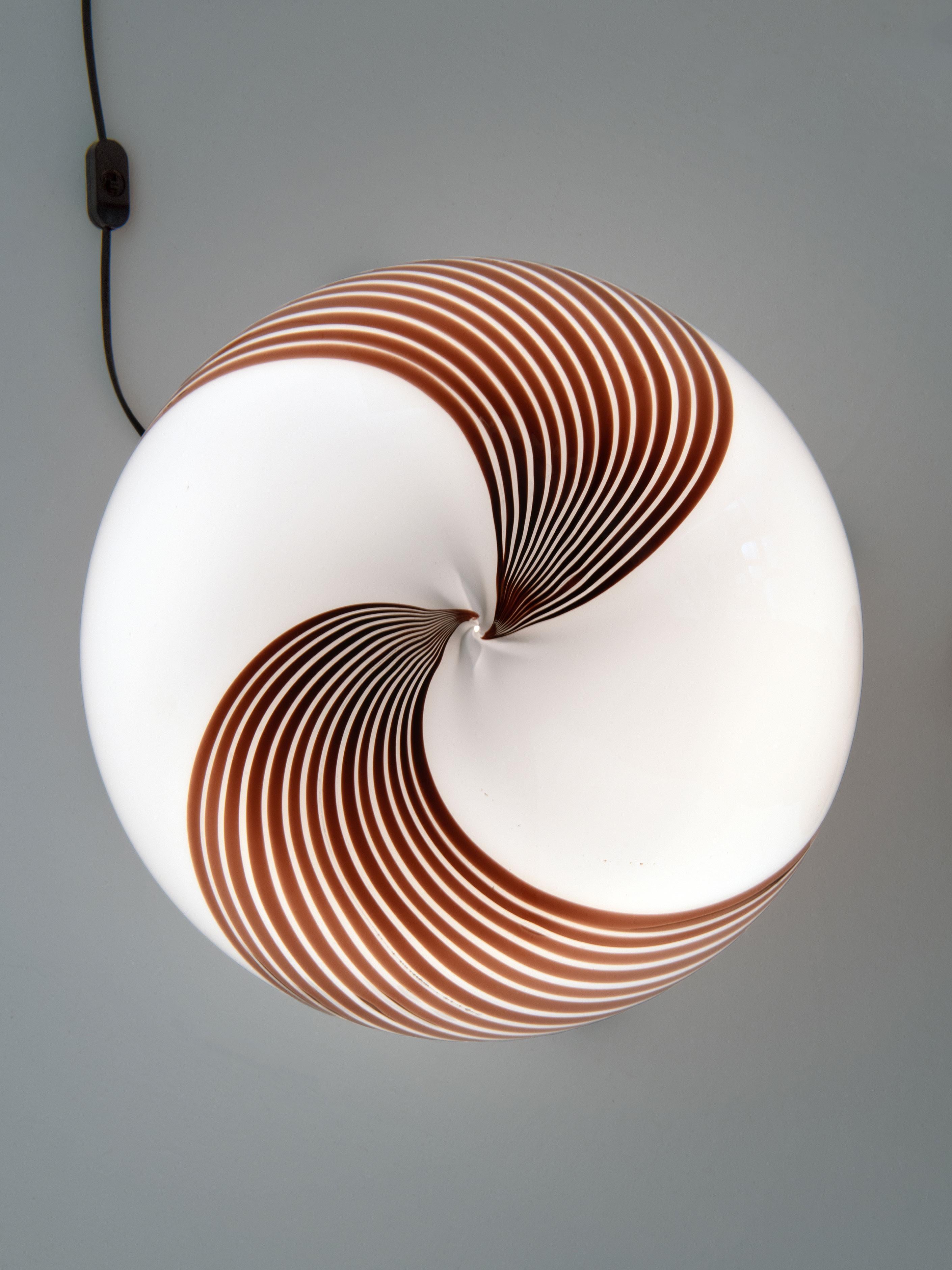 Swirl Table Lamp - Murano In Excellent Condition For Sale In Antwerpen, BE