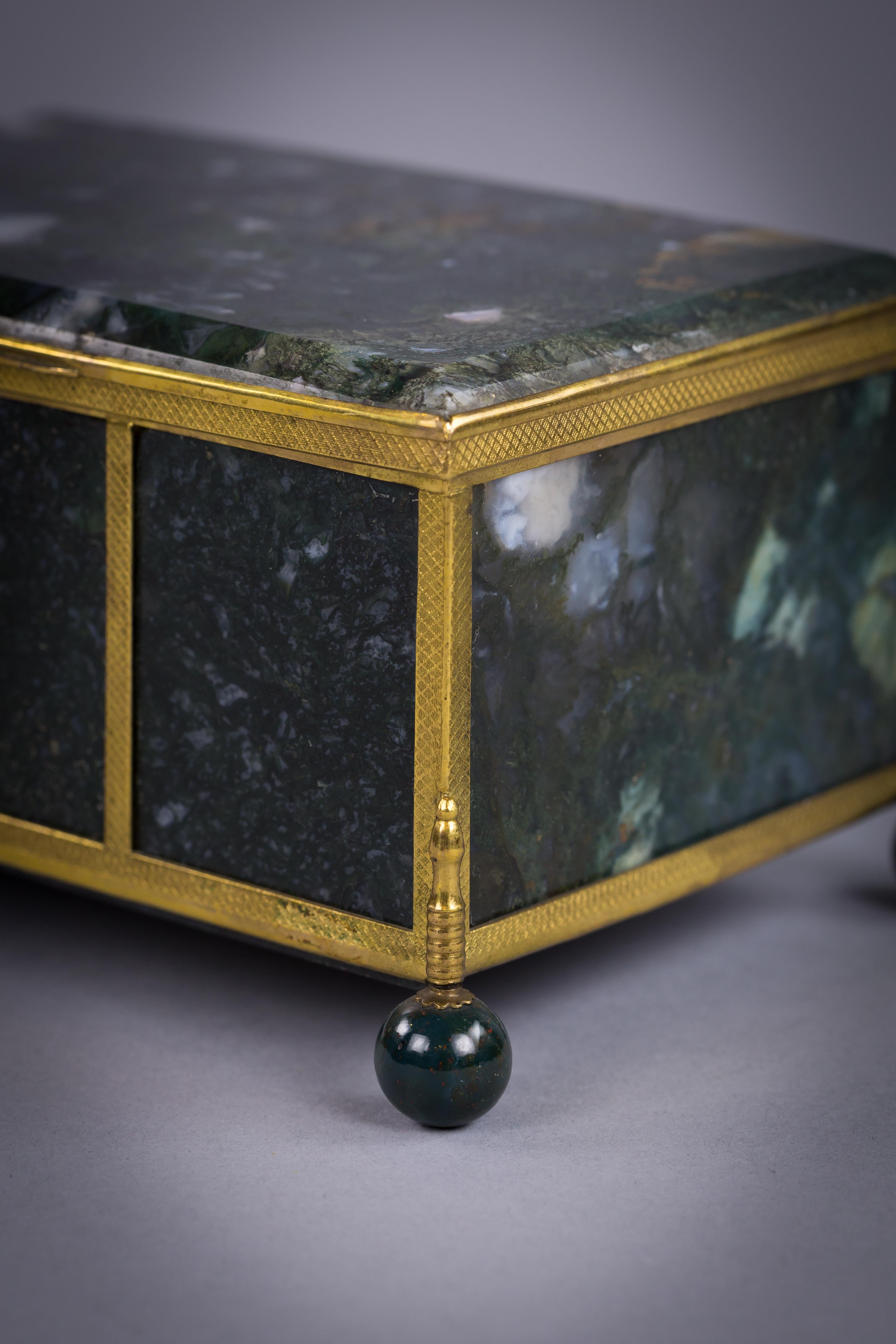Swirled Green Agate Box, Continental, circa 1860 For Sale 1