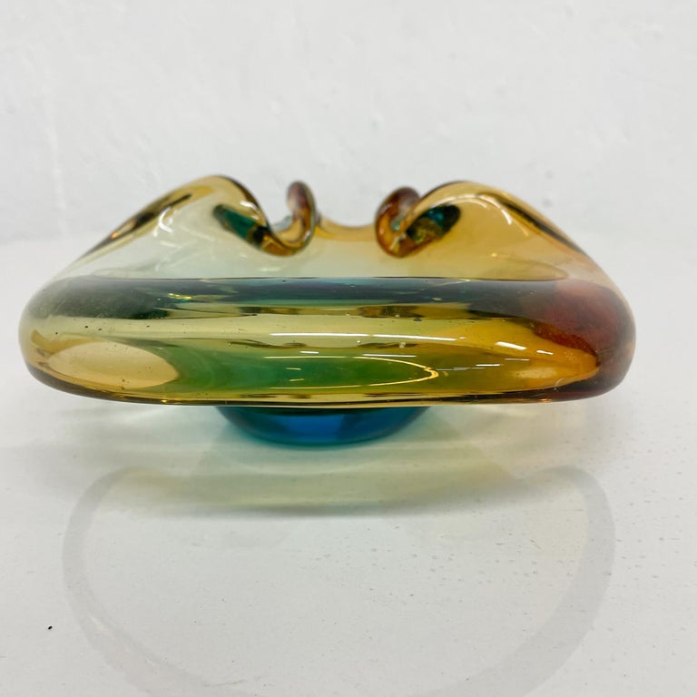 Swirling Color Curled Murano Sommerso Art Glass Ashtray Bowl Seguso Italy 1970s In Good Condition In National City, CA