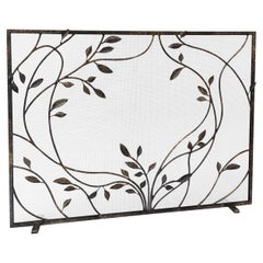 Écran de cheminée Swirling Jasmine Vines in Gold Rubbed Black