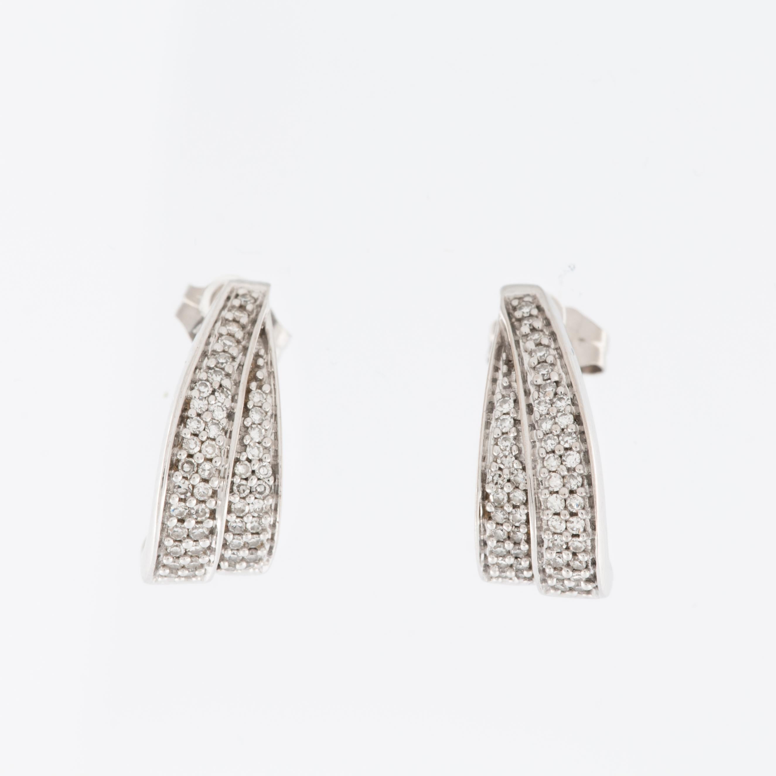 Swiss 18kt White Gold Earrings with Diamonds In Good Condition For Sale In Esch-Sur-Alzette, LU