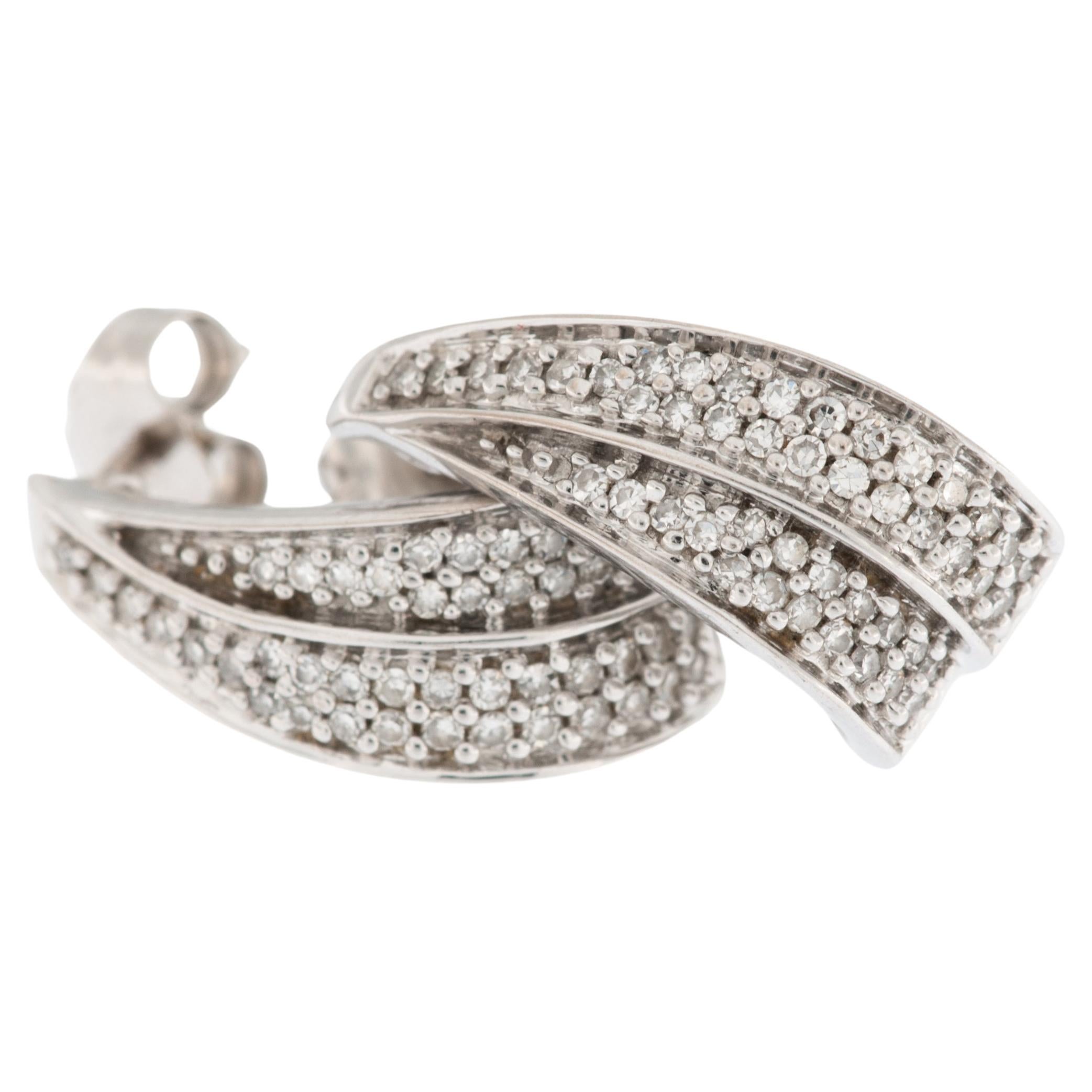 Boucles d'oreilles suisses en or blanc 18 carats avec diamants