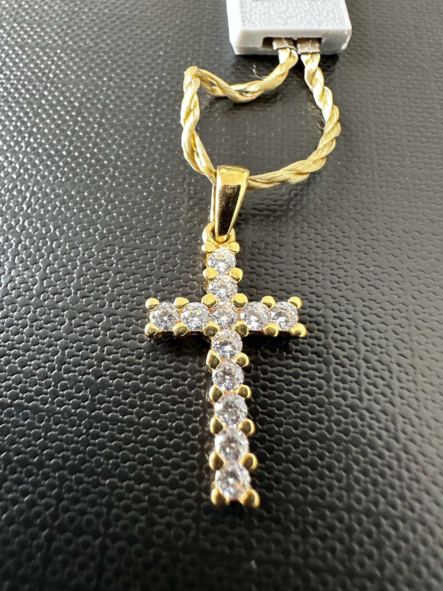 Swiss 18kt Yellow Gold Cross with Diamonds For Sale 1