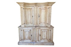 Meuble de rangement suisse du 18ème siècle à deux corps