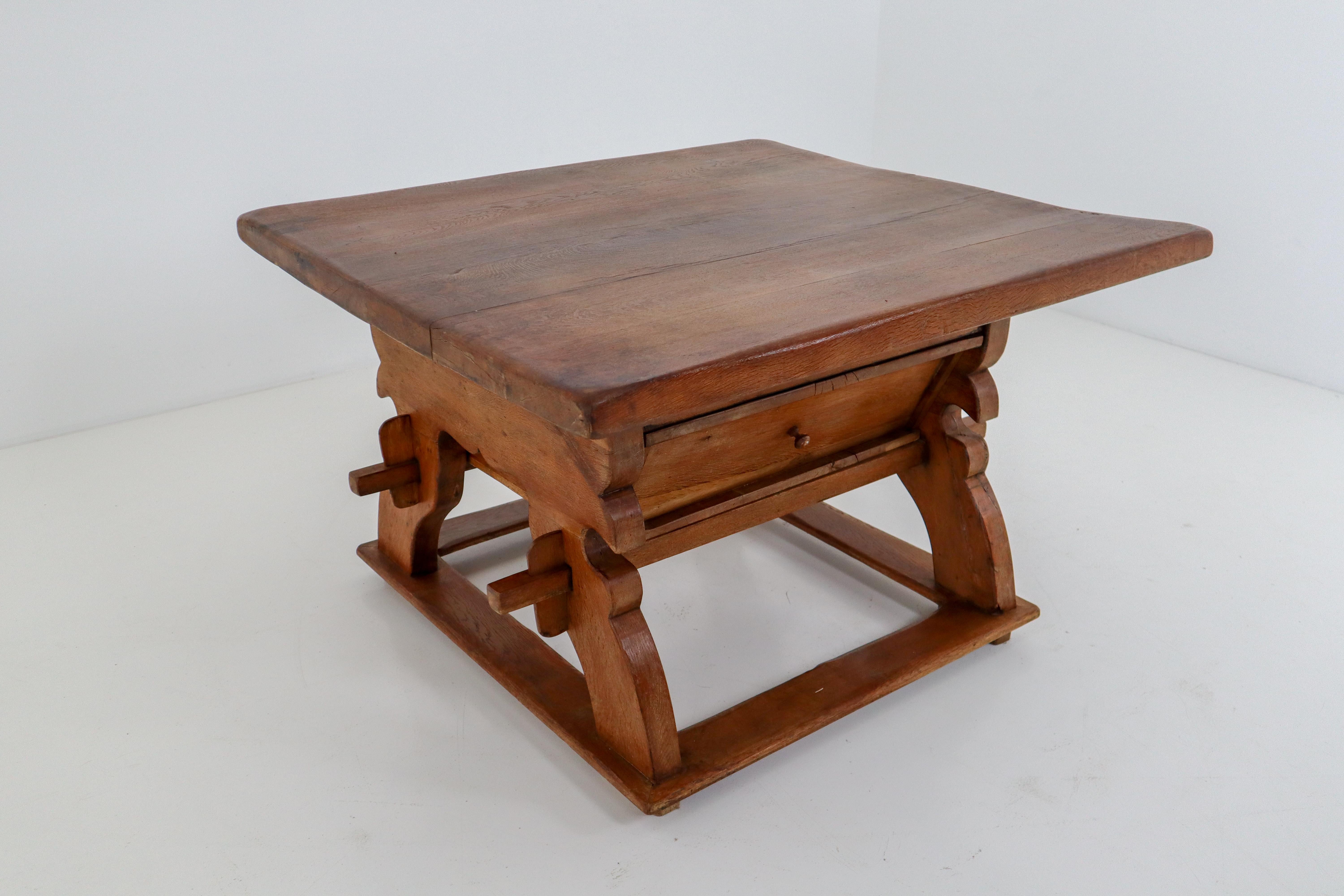 Swiss 18th Century Oak Refectory Table In Good Condition In Almelo, NL