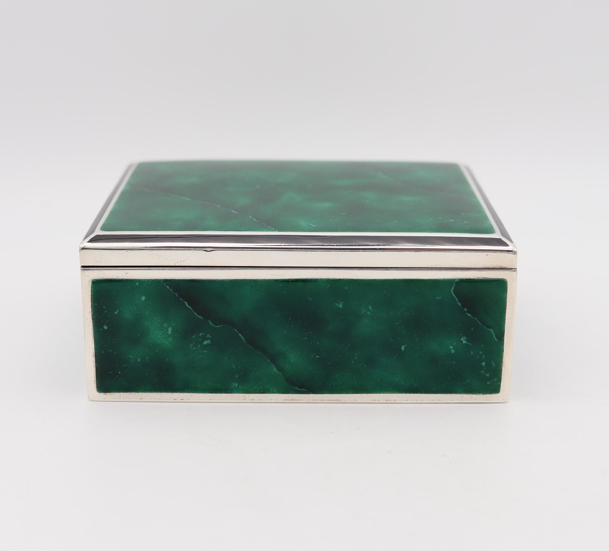 Art déco Trompe L'œil enamelled box 

A stunning decorative box, created in Switzerland during the art deco period, back in the 1925. This superb elegant box is closely to mint condition, rare and was carefully crafted in solid .935/.999 silver