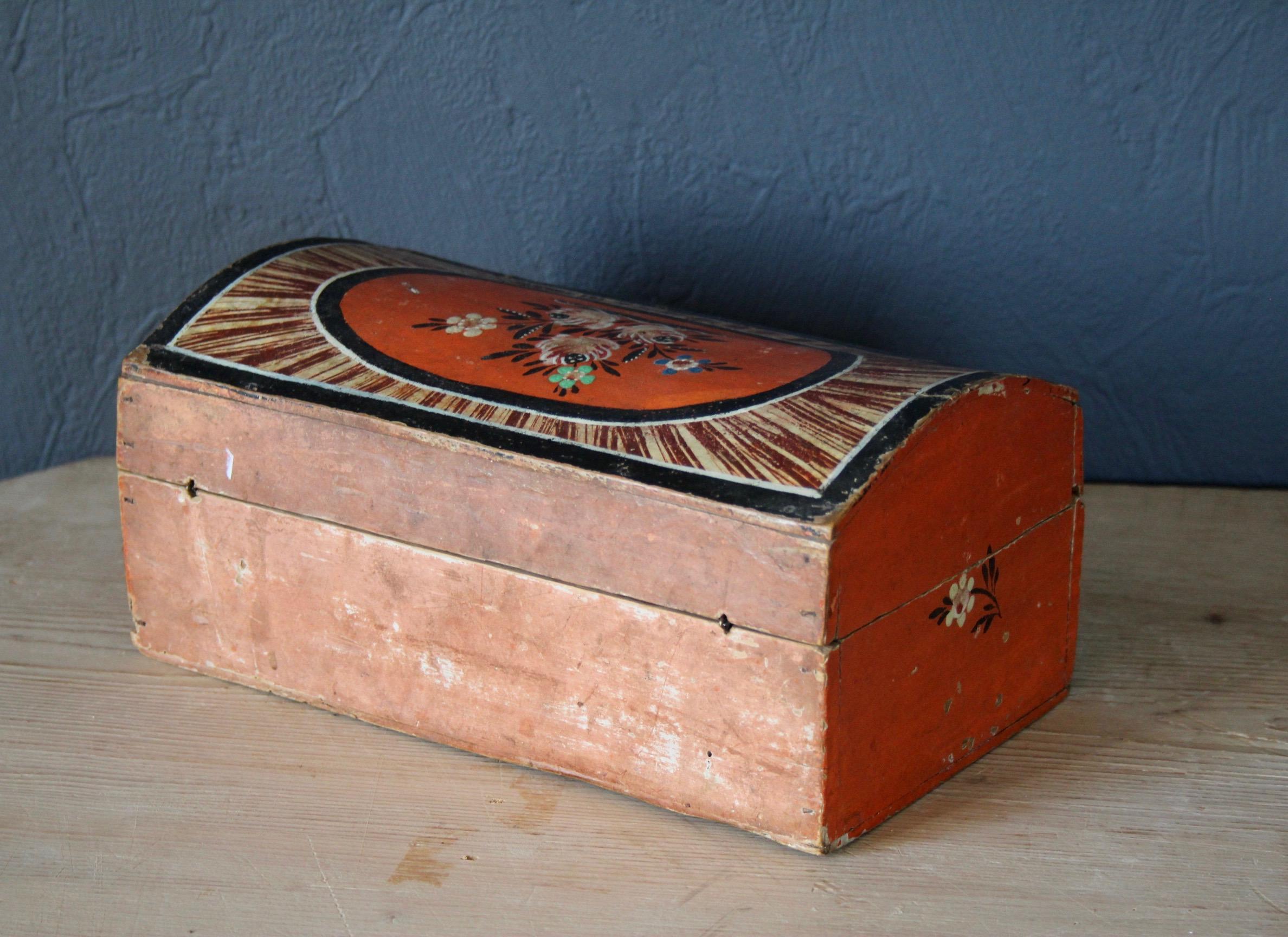 Swiss alp painted box  For Sale 4