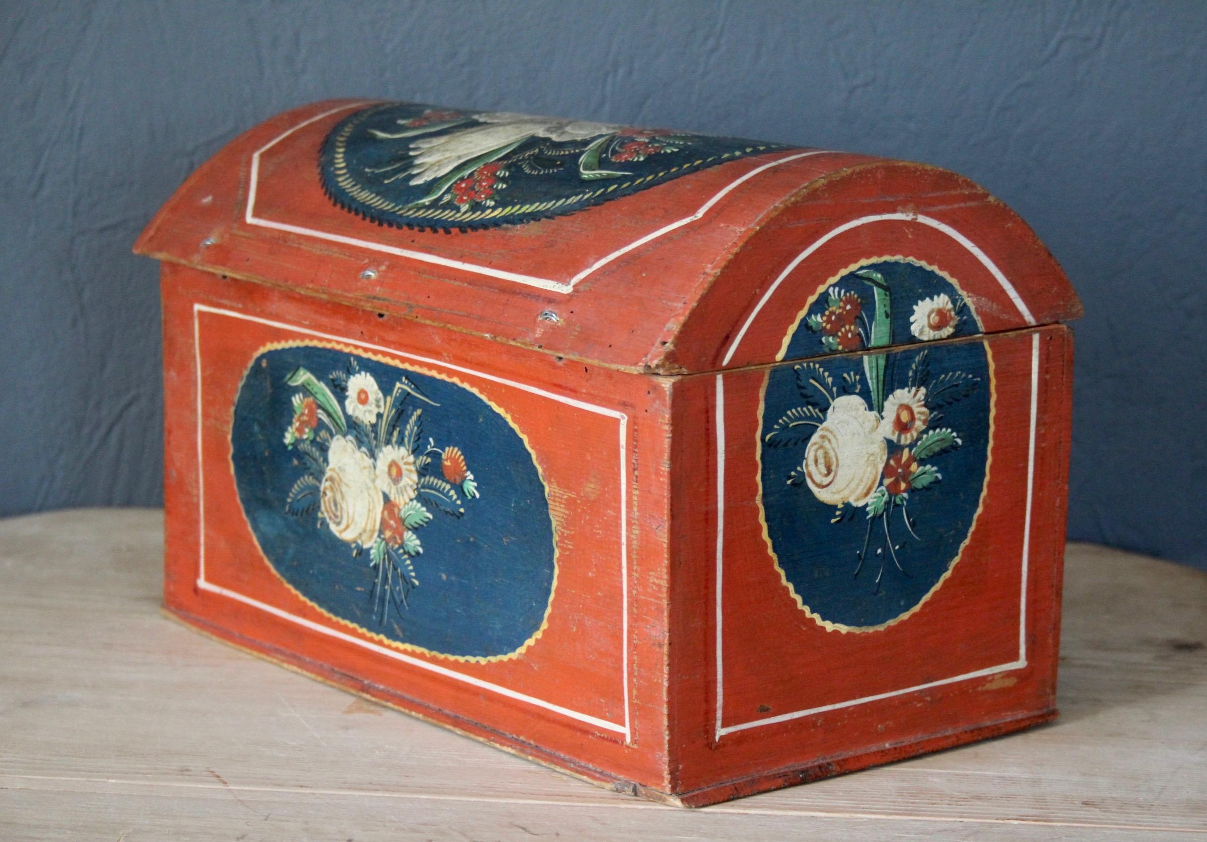 Swiss alp painted box For Sale 5