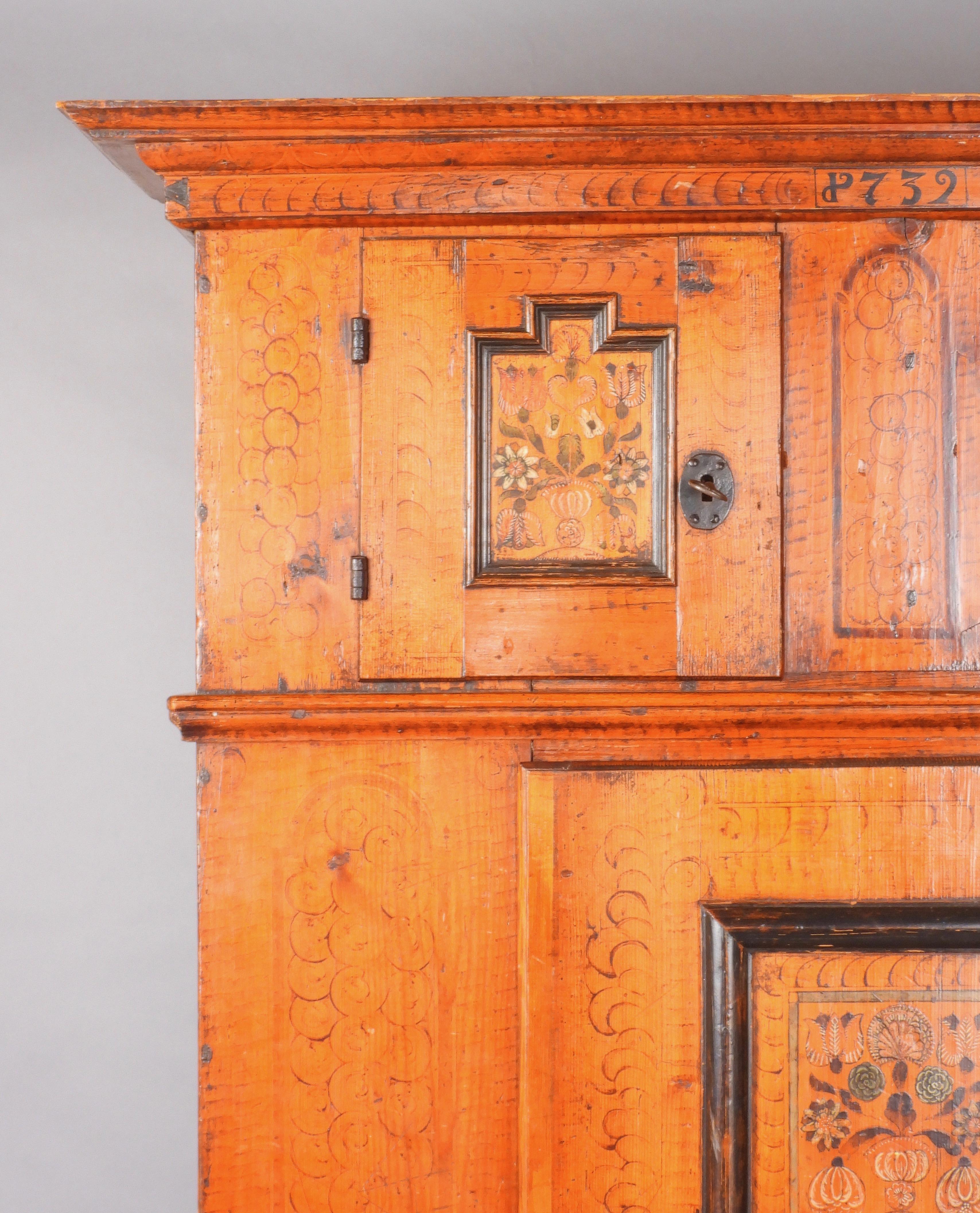 Swiss alp painted cupboard dated 1732 For Sale 3