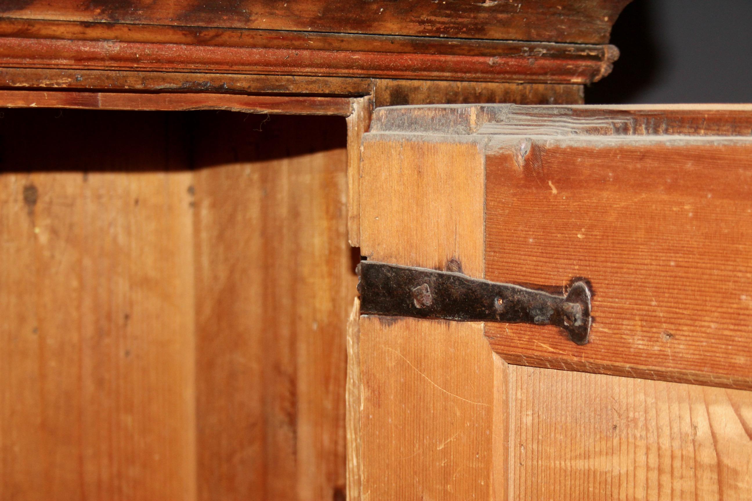 Swiss alp painted cupboard dated 1760 For Sale 13