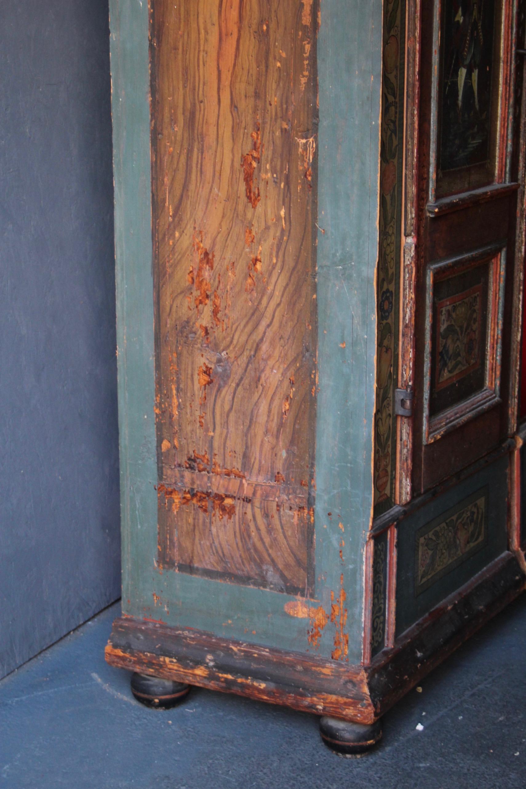 Alpes suisses peintes  Armoire de mariage datée de 1779 en vente 9