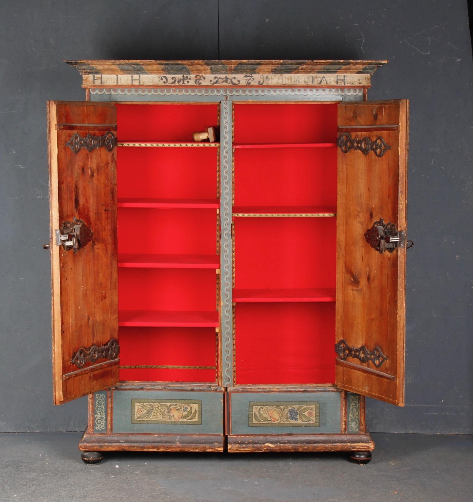 Alpes suisses peintes  Armoire de mariage datée de 1779 Bon état - En vente à grand Lancy, CH