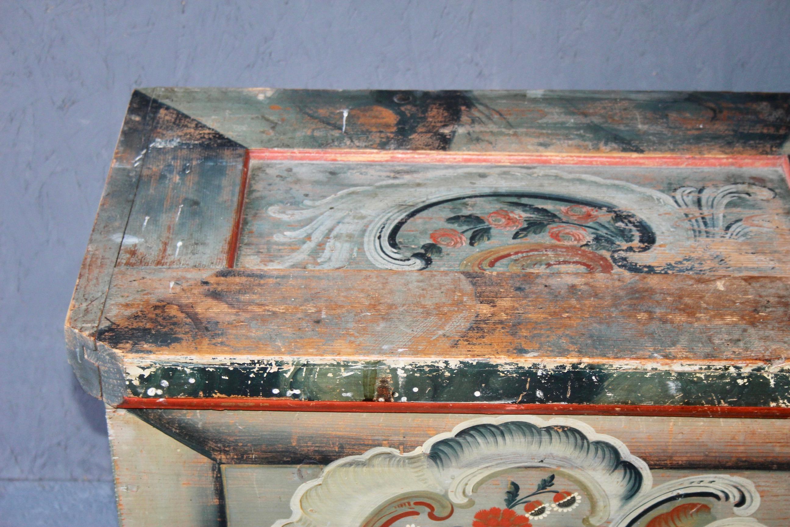 Swiss alp painted trunk dated 1808 For Sale 2