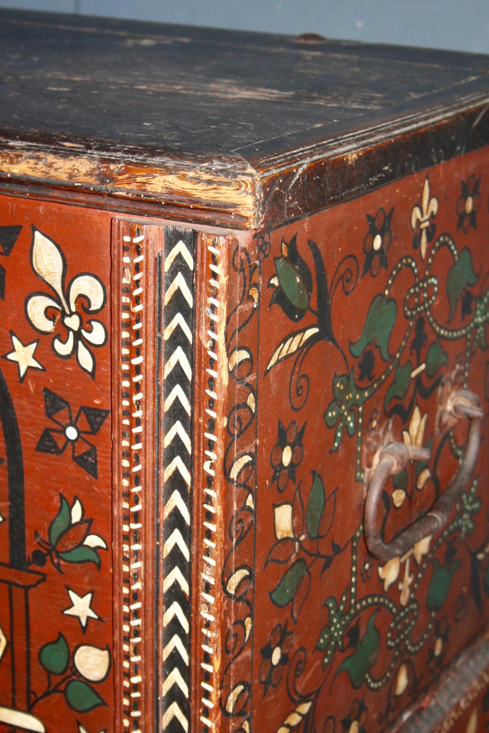 Swiss alp painted trunk  For Sale 6