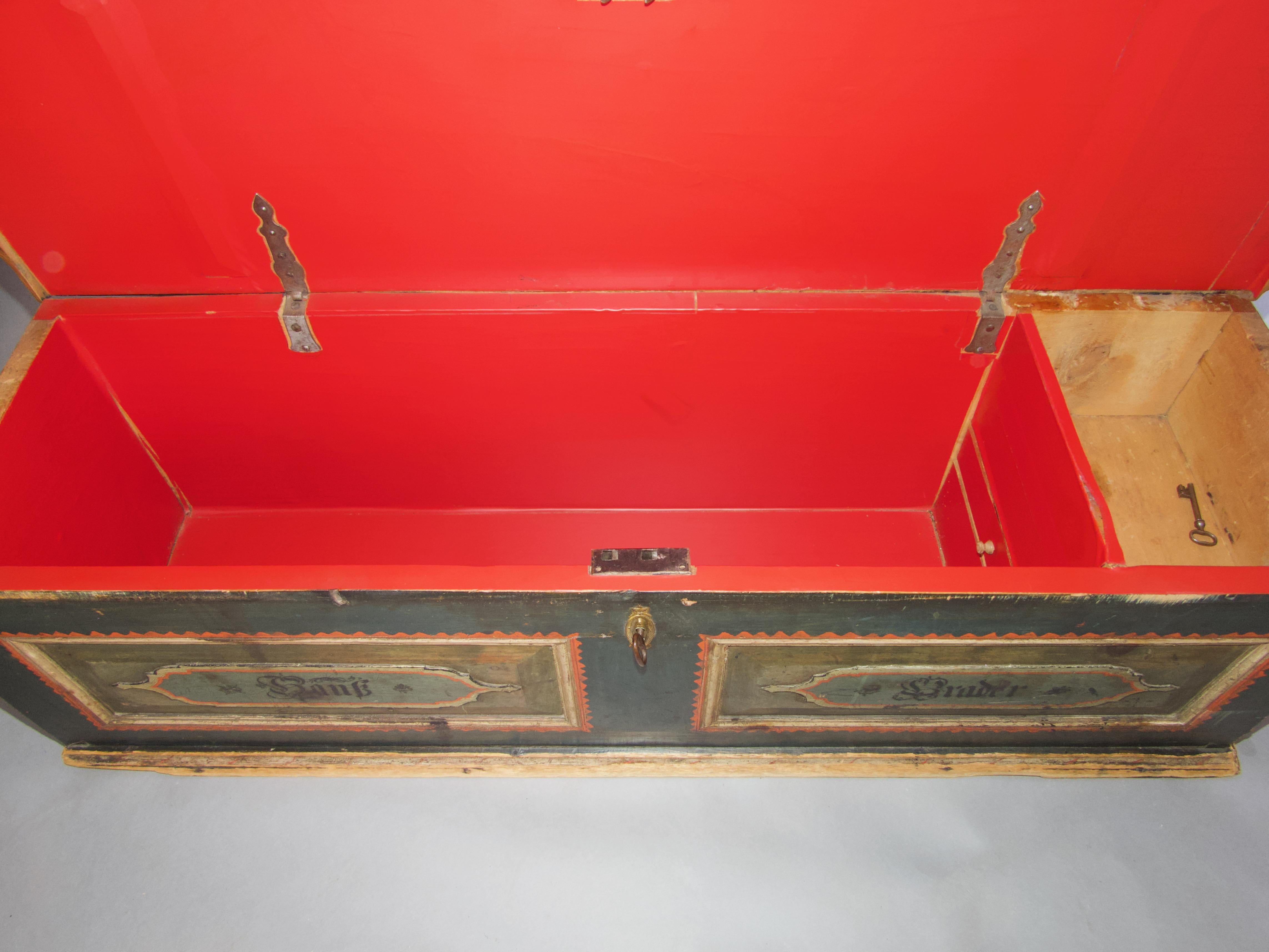 Swiss alp painted trunk For Sale 5