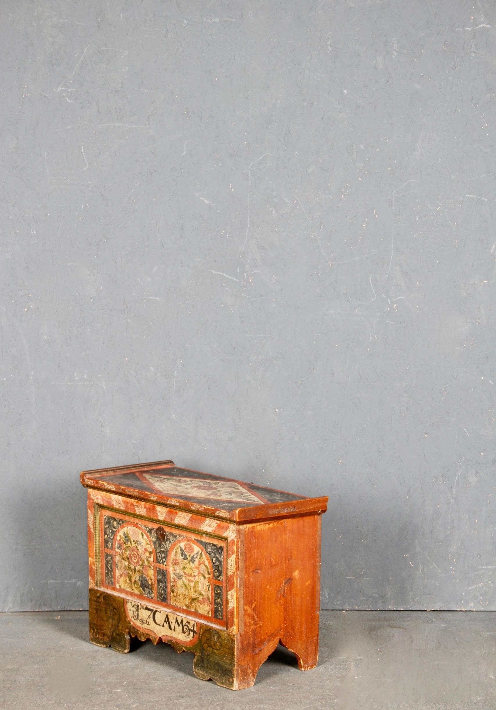 Mid-18th Century Swiss Alp Small Painted and Dated Trunk For Sale