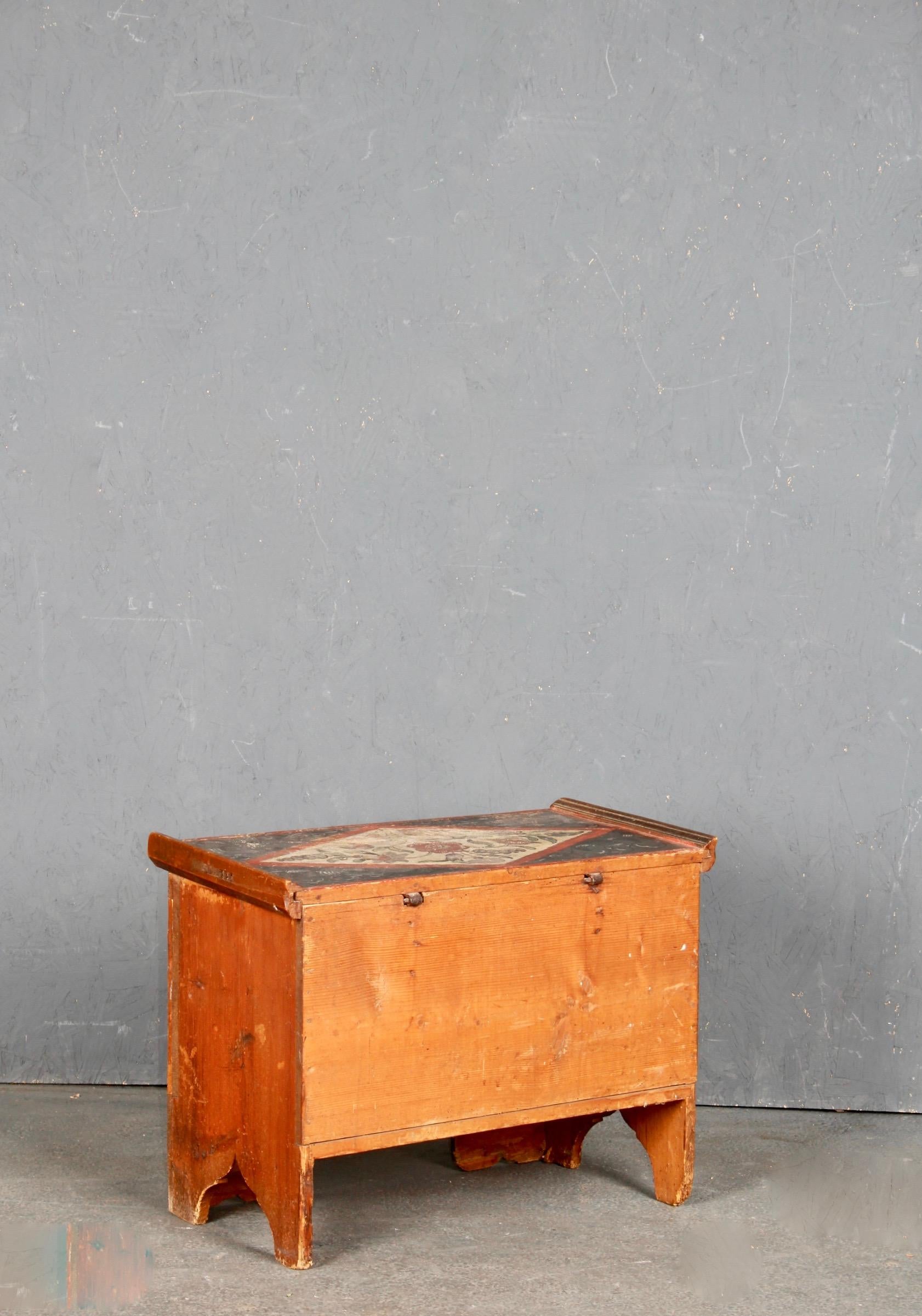 Wood Swiss Alp Small Painted and Dated Trunk For Sale