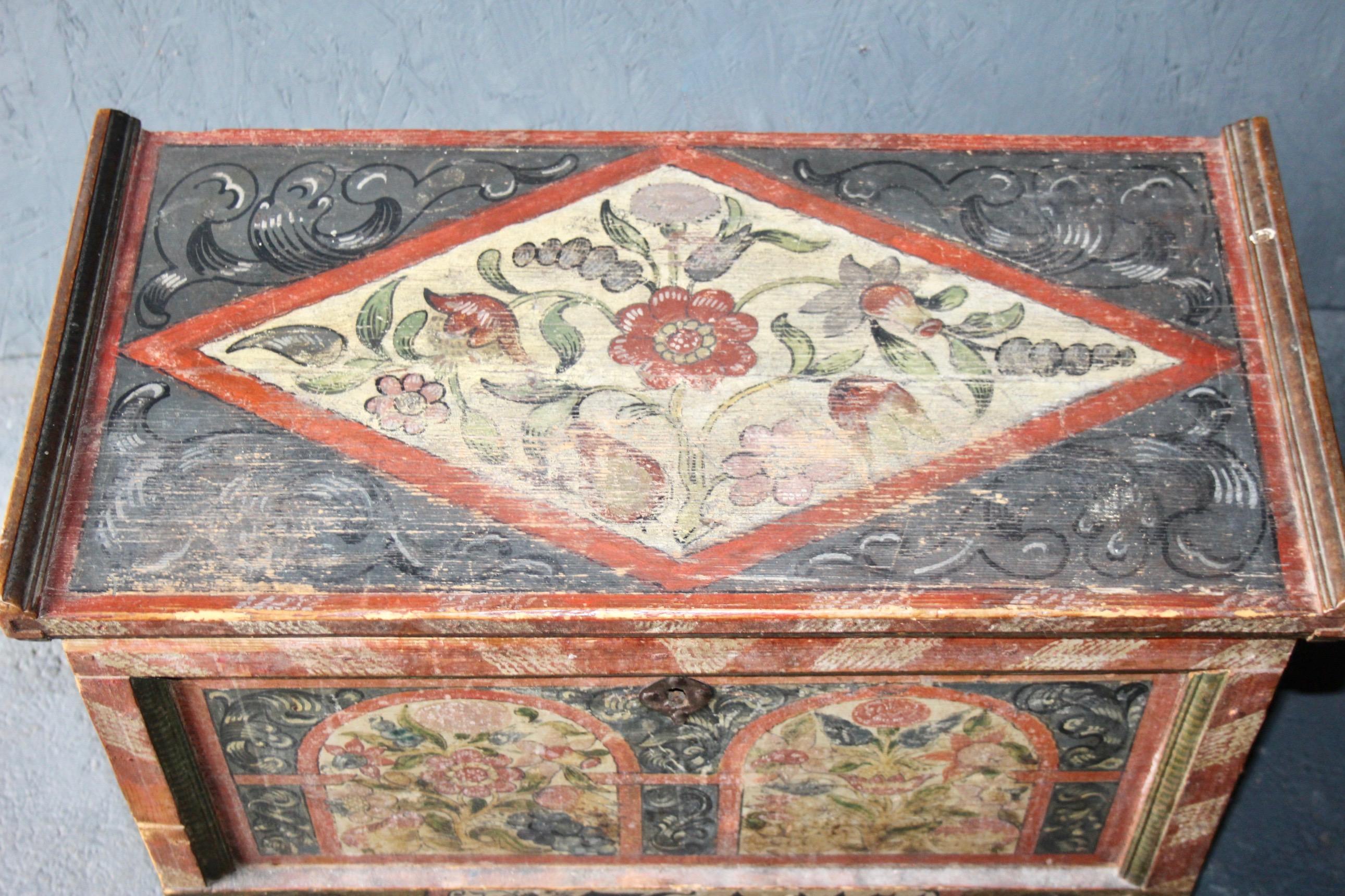 Swiss Alp Small Painted and Dated Trunk For Sale 4