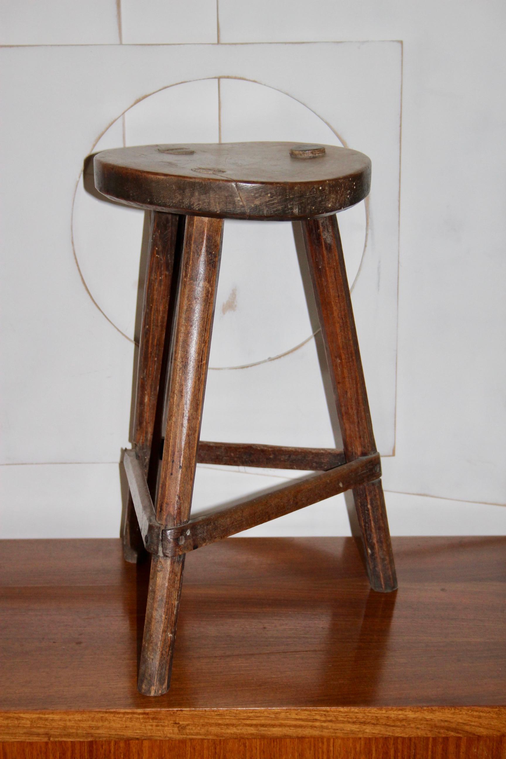 Swiss alp tripode stool For Sale 3