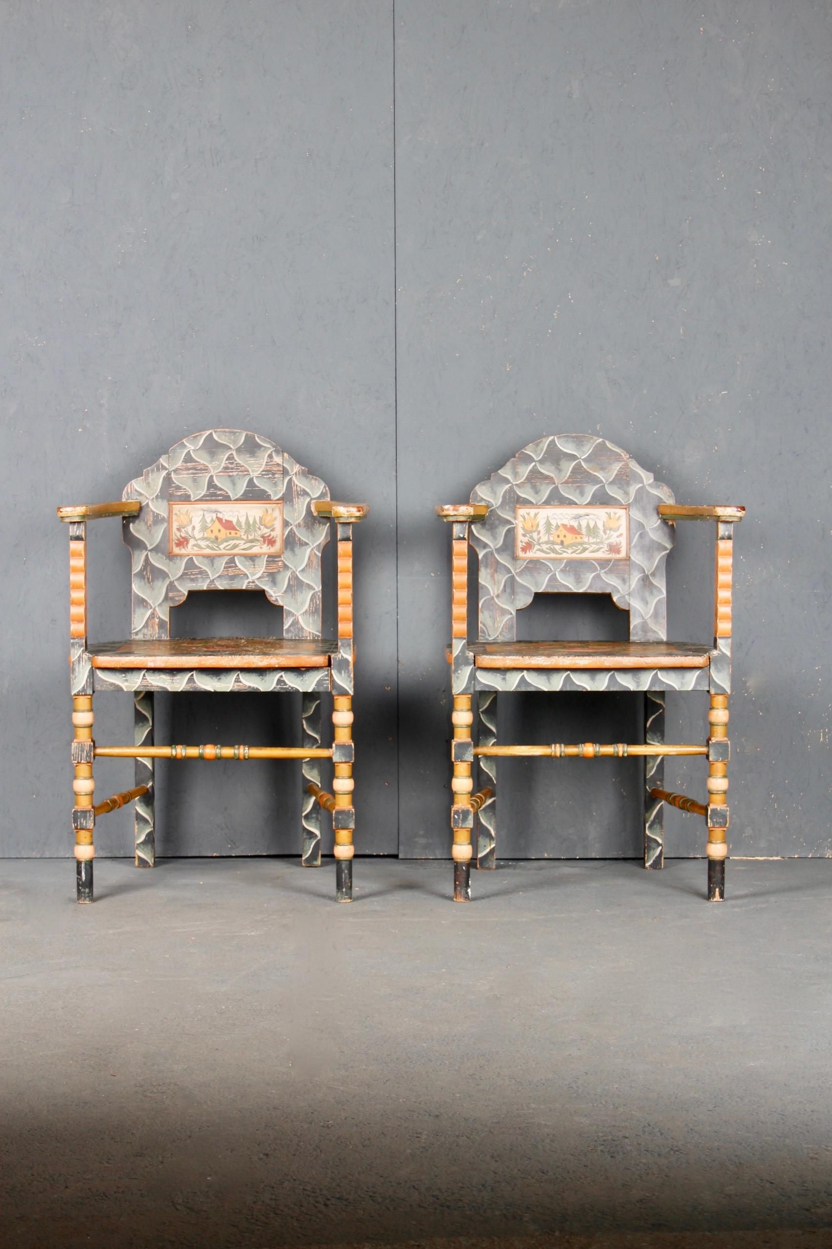 Suisse Paire de fauteuils peints d'art alpin suisse en vente